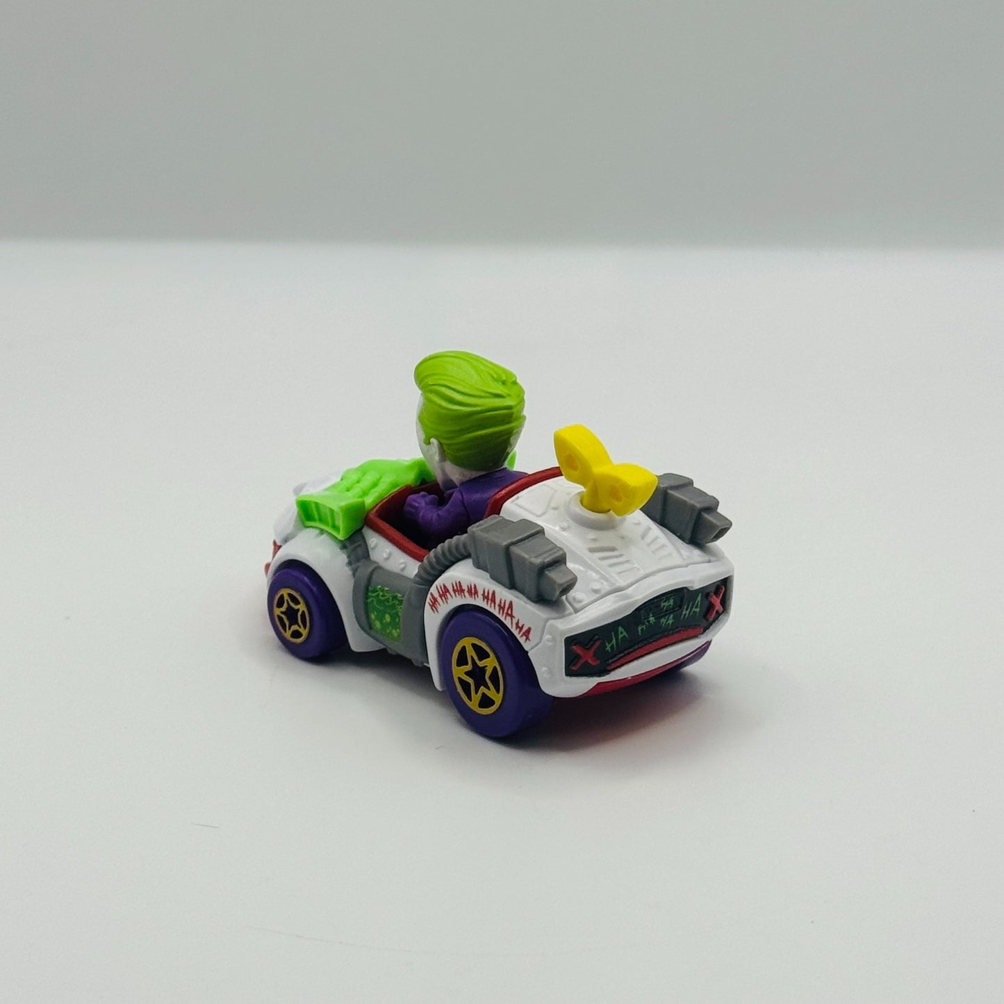 Hot Wheels - THE JOKER Racer Verse DC - 1:64 Scale Diecast