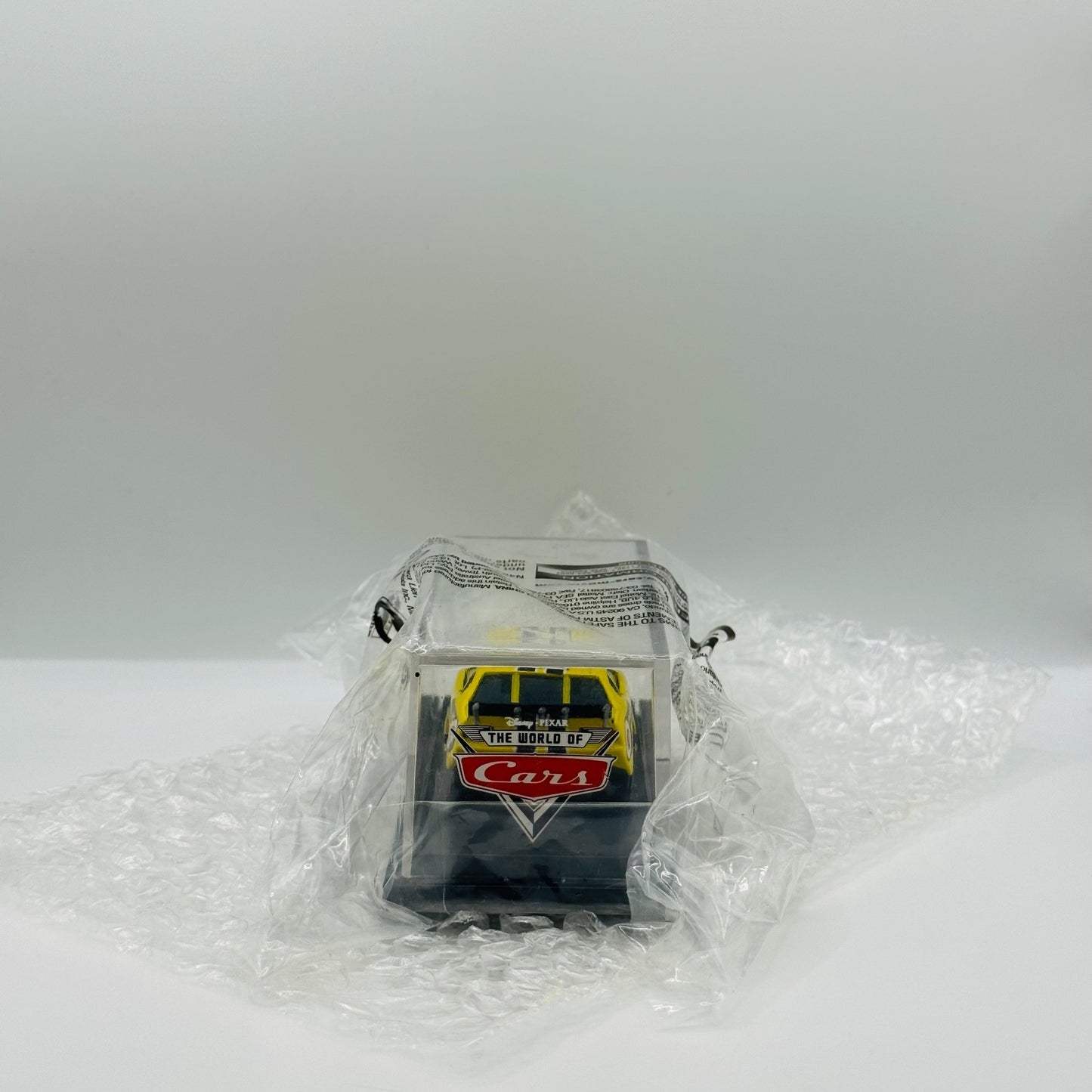 Disney Pixar Cars - SIDEWALL SHINE MAIL IN PROMO WITH DISPLAY CASE- 1:55 Diecast