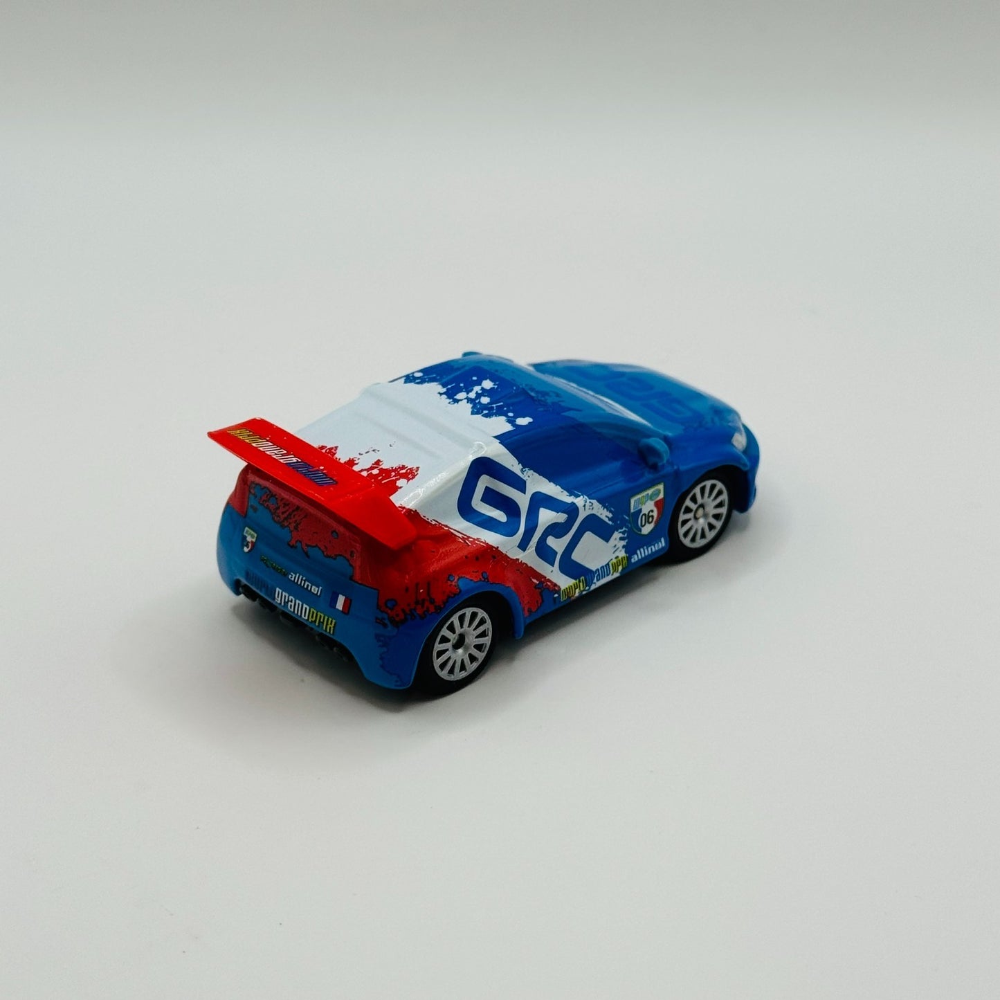 Disney Pixar Cars - RAOUL CAROULE RUBBER TIRES Cars 2 - 1:55 Diecast