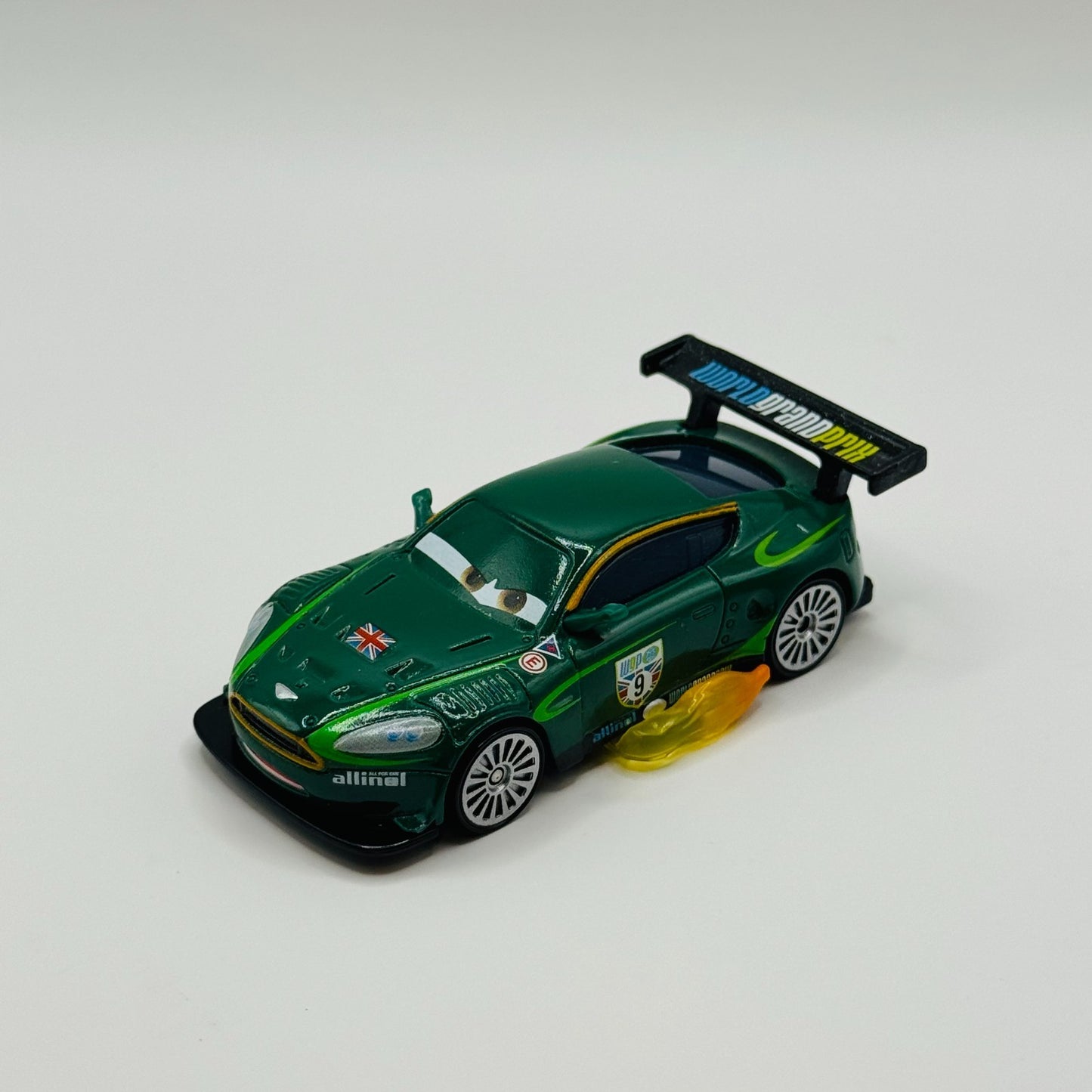 Disney Pixar Cars - NIGEL GEARSLEY WITH FLAMES WGP- 1:55 Diecast