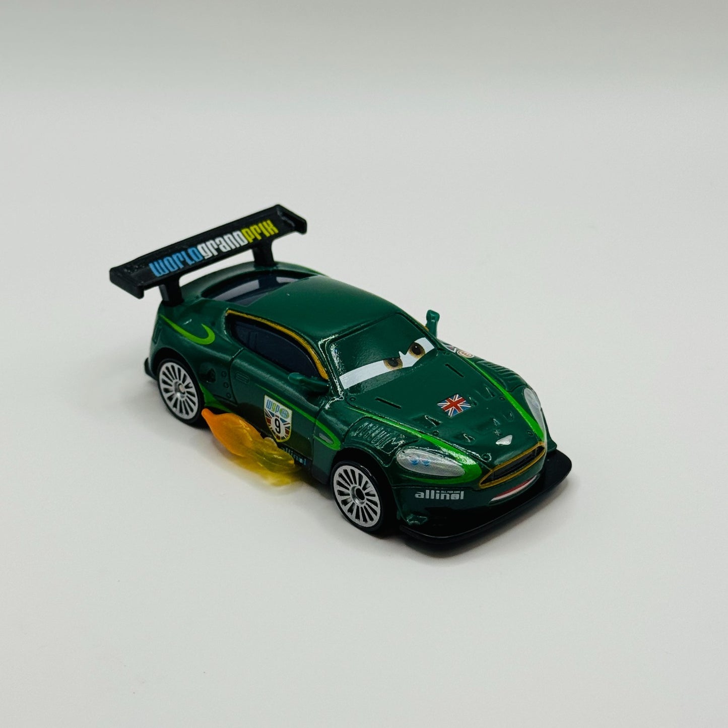 Disney Pixar Cars - NIGEL GEARSLEY WITH FLAMES WGP- 1:55 Diecast