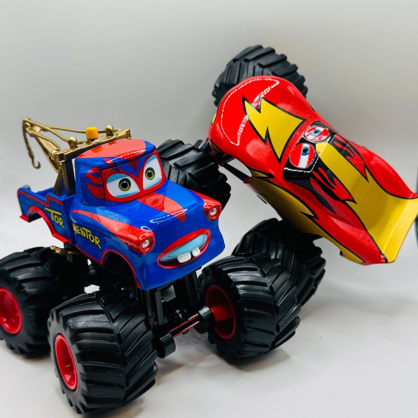 Disney Pixar Cars TORMENTOR FRIGHTENING MCMEAN Monster Truck Mater 1:43 Diecast