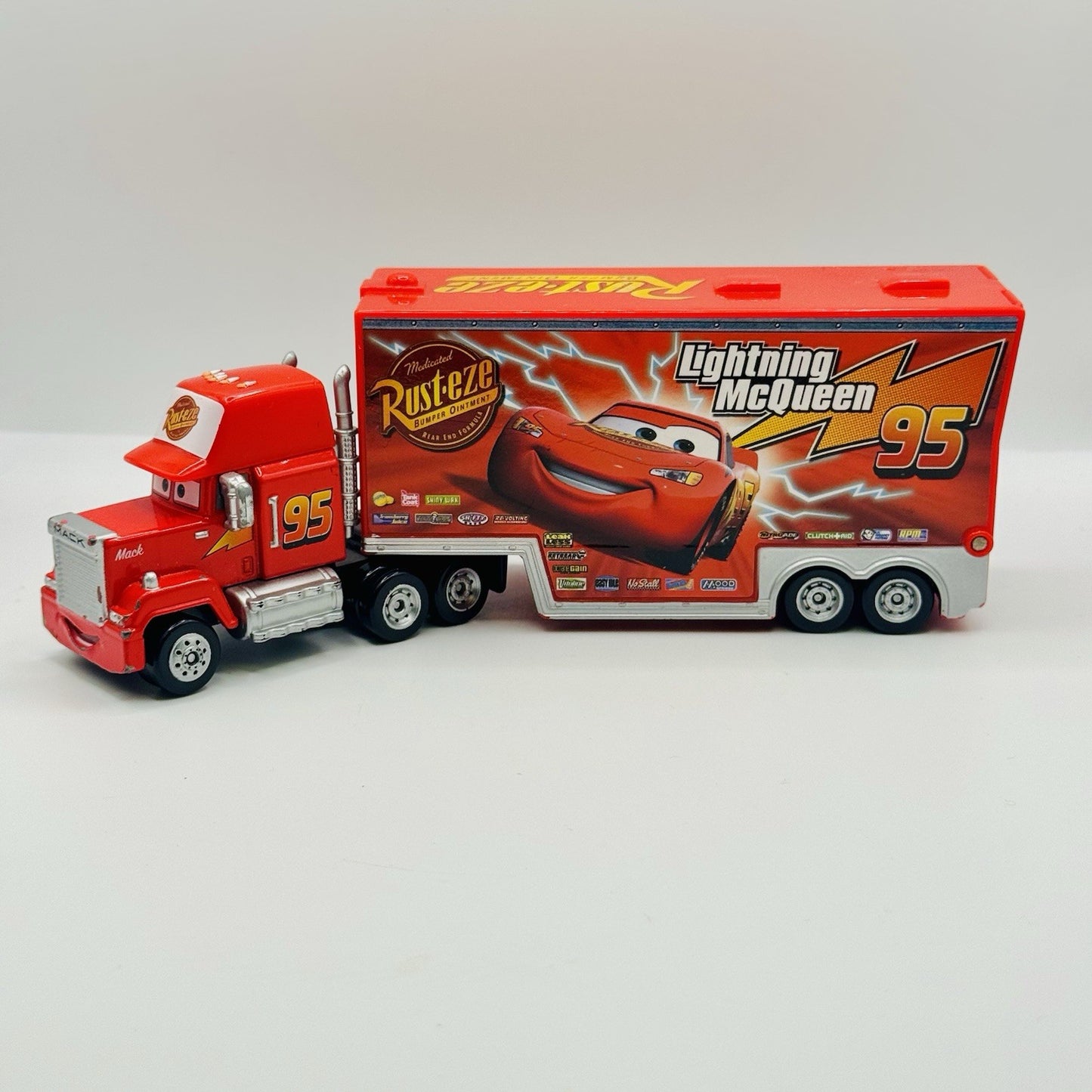 Disney Pixar Cars - Takara Tomy Tomica CARS 1 MACK HAULER *RARE* - 1:64 Diecast