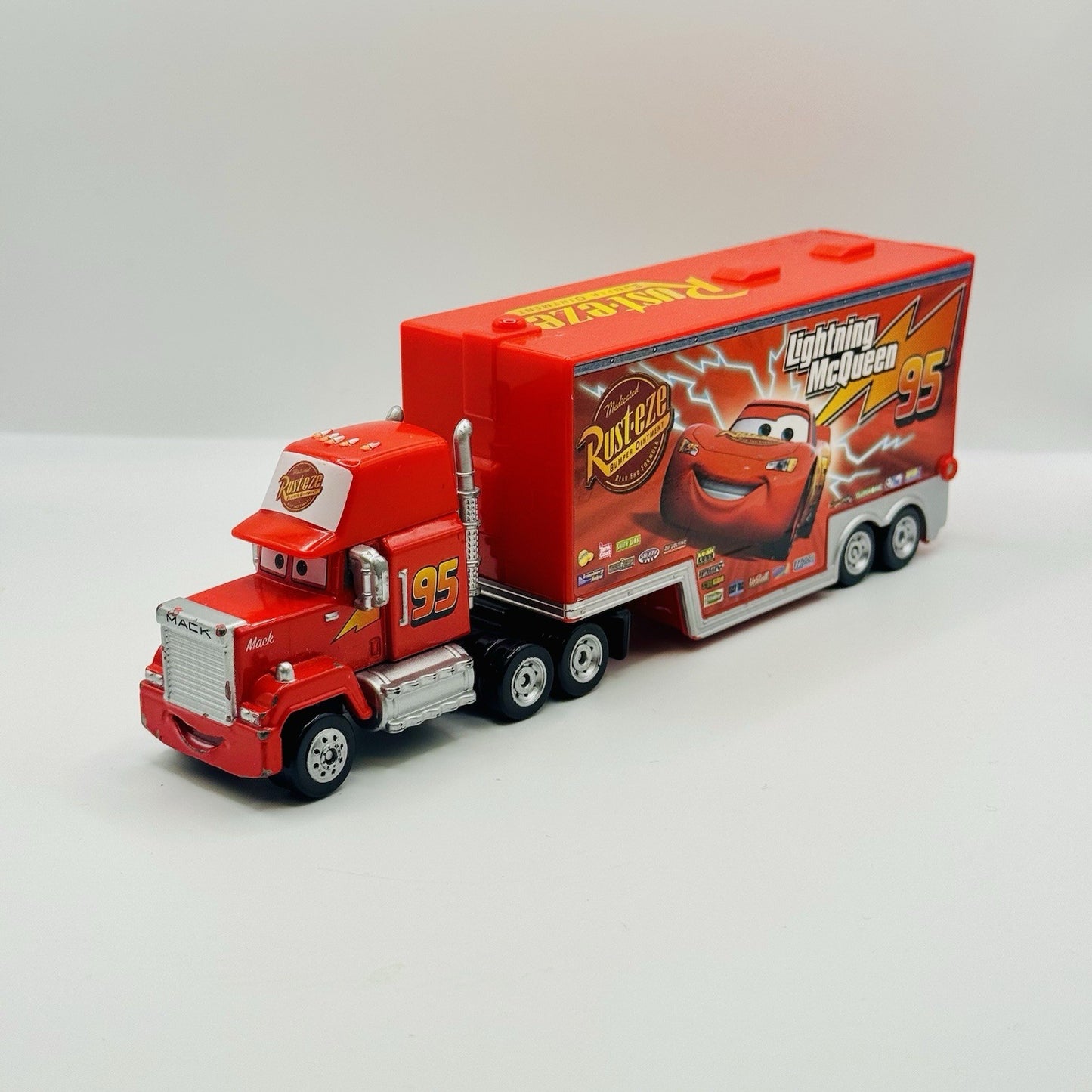 Disney Pixar Cars - Takara Tomy Tomica CARS 1 MACK HAULER *RARE* - 1:64 Diecast
