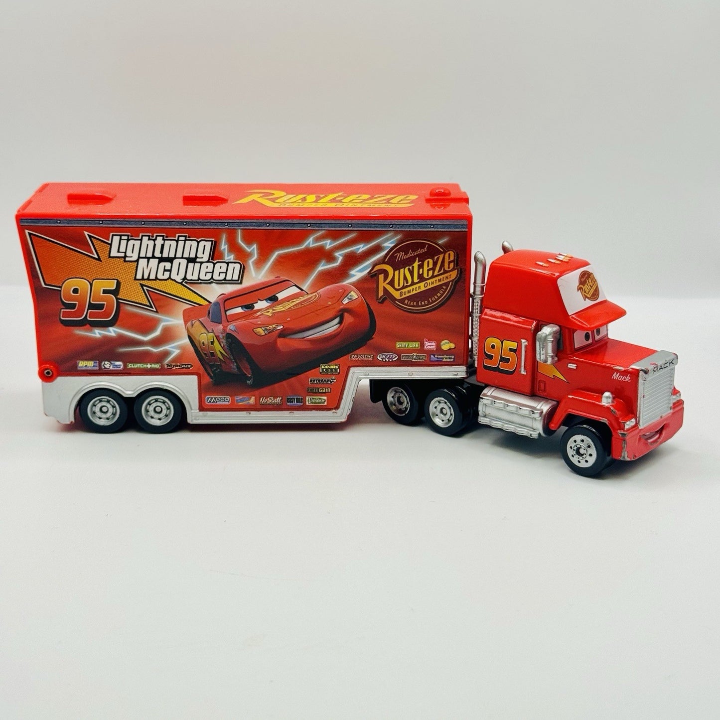 Disney Pixar Cars - Takara Tomy Tomica CARS 1 MACK HAULER *RARE* - 1:64 Diecast