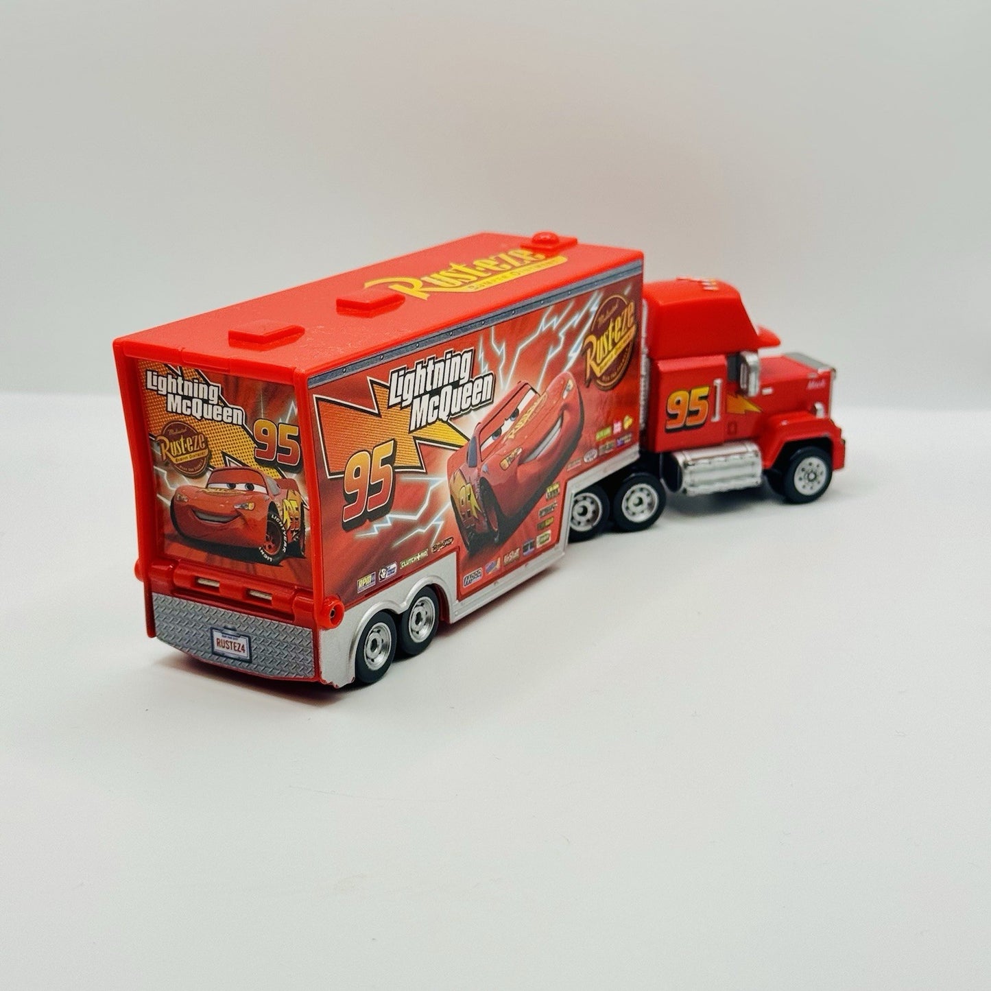 Disney Pixar Cars - Takara Tomy Tomica CARS 1 MACK HAULER *RARE* - 1:64 Diecast