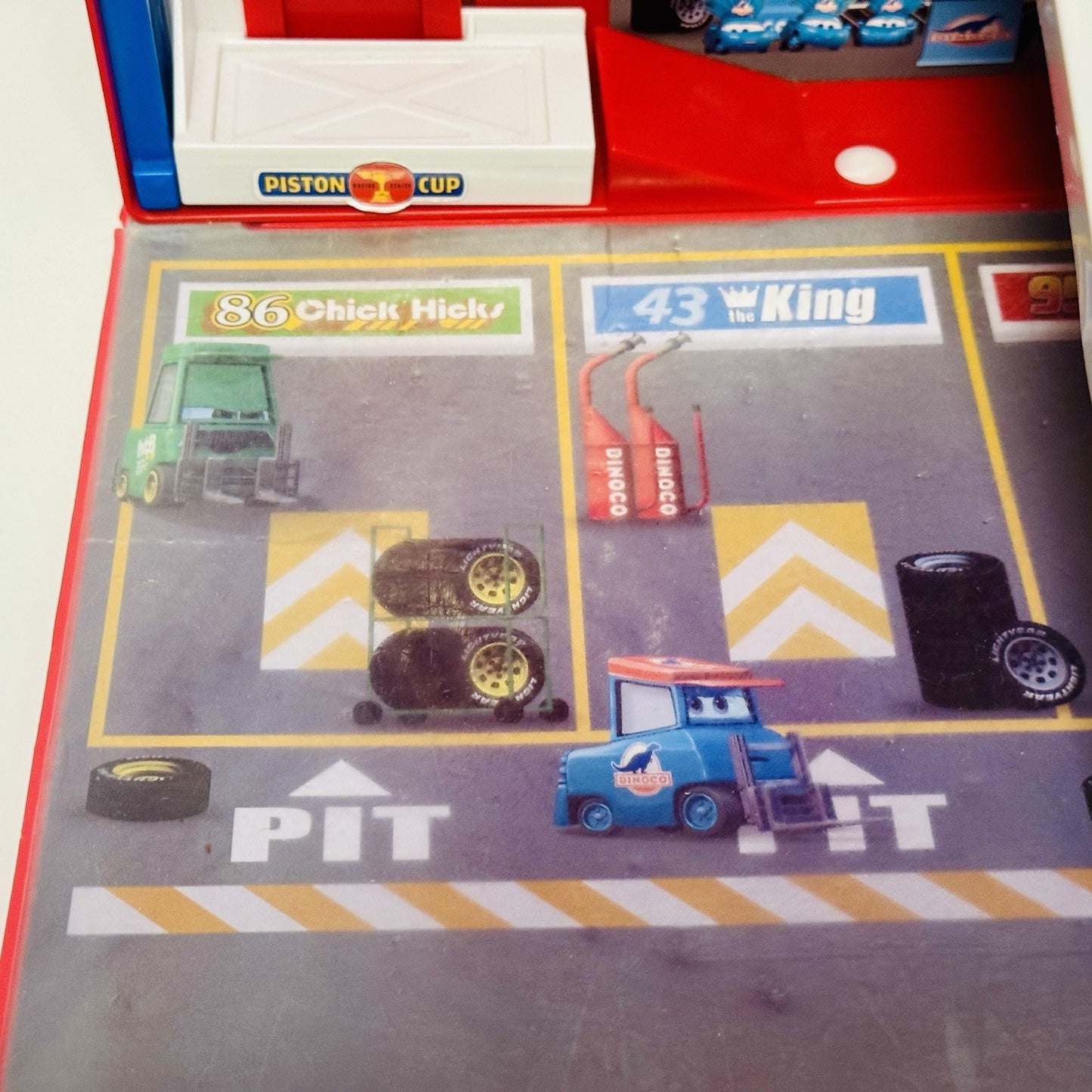 Disney Pixar Cars - Takara Tomy Tomica PISTON CUP PANORAMA CARRY CASE PLAYSET