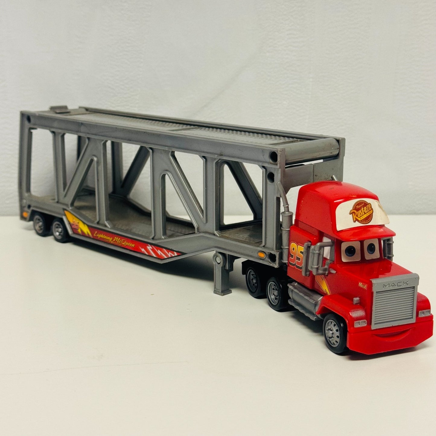 Disney Pixar Cars - MACK TRANSPORTER TRUCK HAULER FITS 6 CARS - 1:55 Scale
