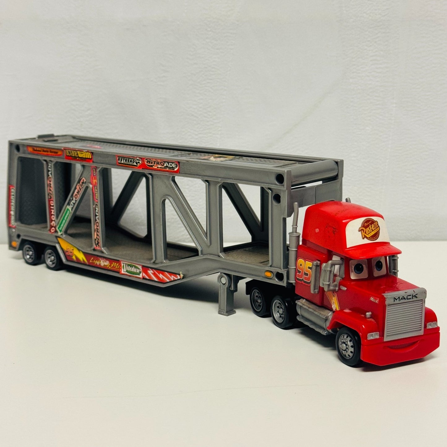 Disney Pixar Cars - MACK TRANSPORTER TRUCK HAULER FITS 6 CARS - 1:55 Scale