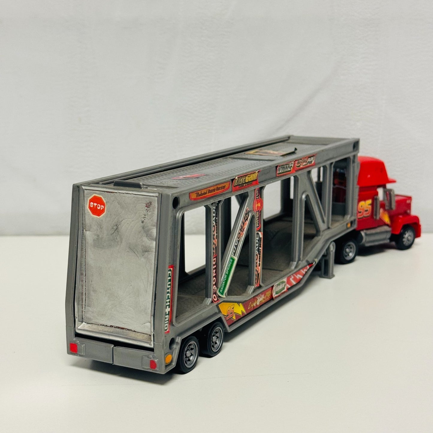 Disney Pixar Cars - MACK TRANSPORTER TRUCK HAULER FITS 6 CARS - 1:55 Scale