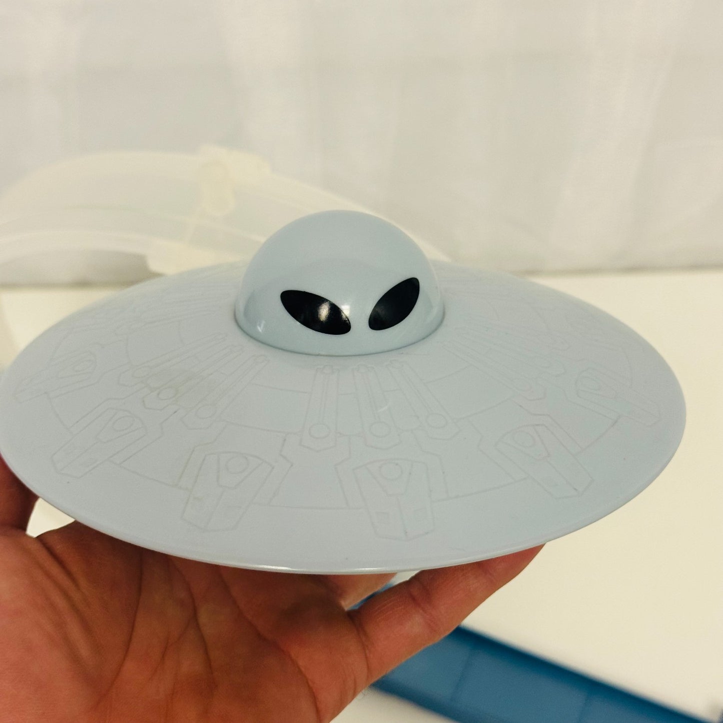 Disney Pixar Cars UFM UNIDENTIFIED FLYING MATER TRACK SET MOTHERSHIP 1:55 Scale