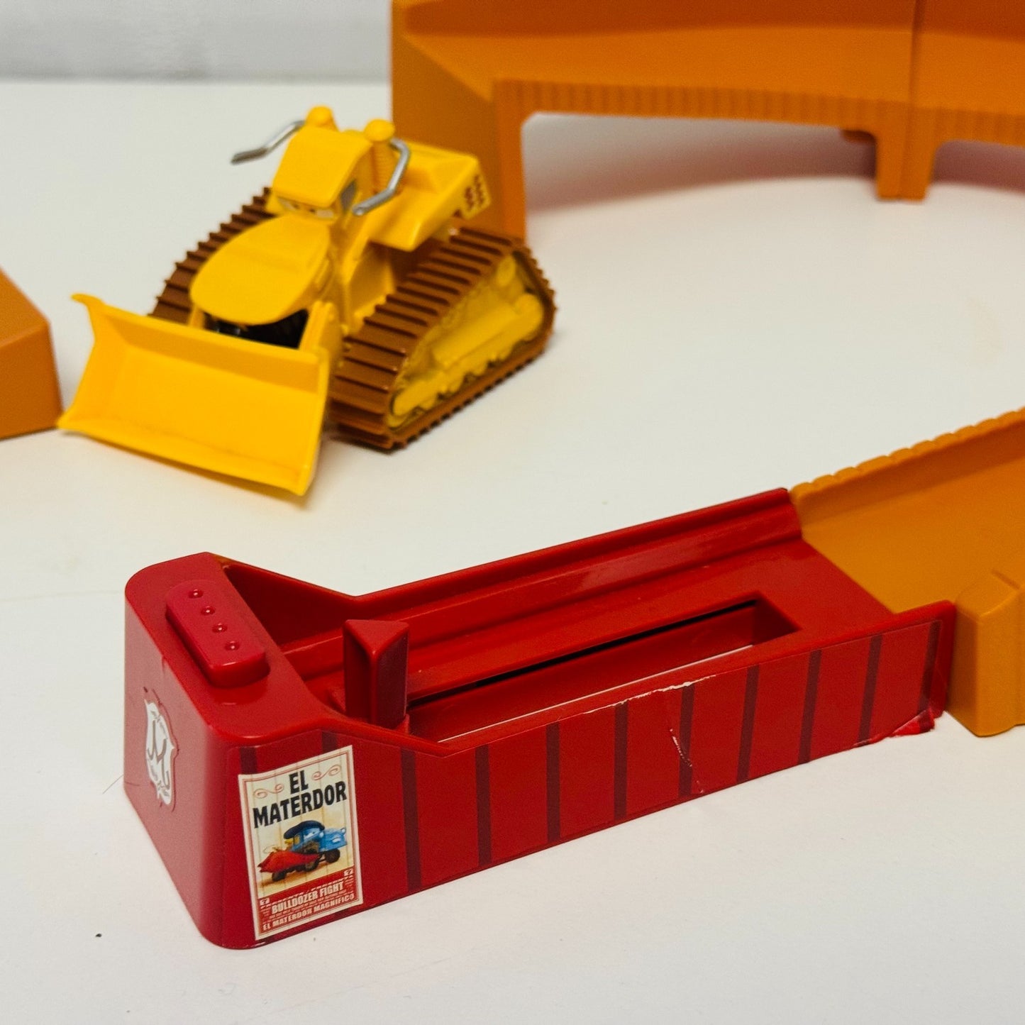 Disney Pixar Cars Toon - EL MATERDOR TRACK SET WITH CHUY - 1:55 Scale