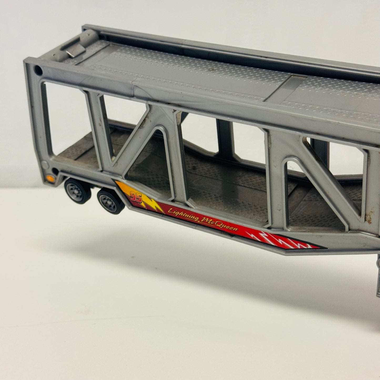 Disney Pixar Cars - MACK TRANSPORTER TRUCK HAULER (Back)FITS 6 CARS - 1:55 Scale