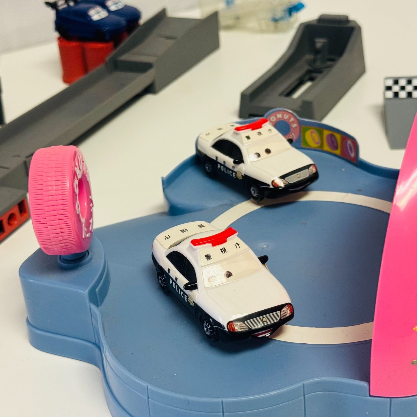 Disney Pixar Cars - INCOMPLETE PLAYSETS TOKYO MATER HOUSE OF DONUTS - 1:55 Scale