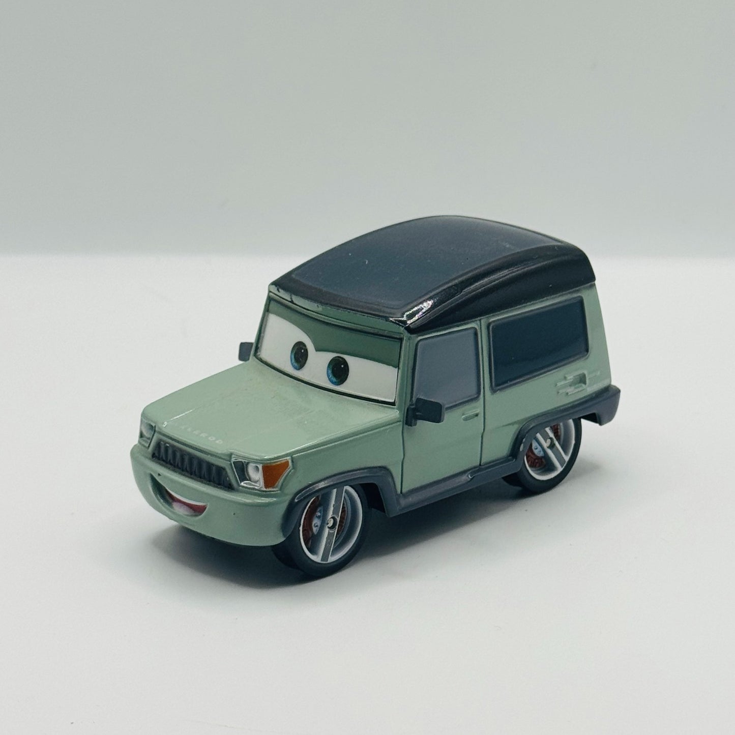 Disney Pixar Cars - MILES AXLEROD Disney Store - 1:43 Diecast