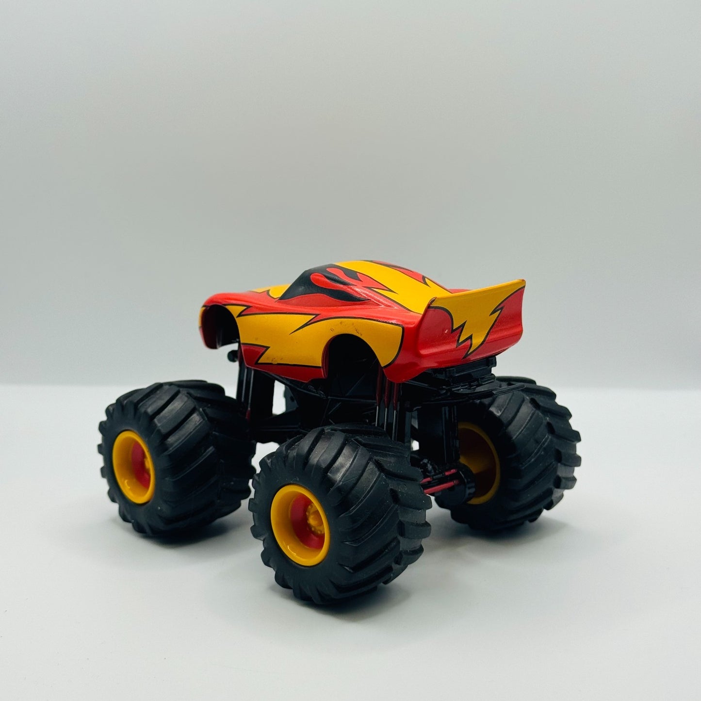 Disney Pixar Cars MONSTER TRUCK MATER PADDY I-SCREAMER Disney Store 1:43 Diecast