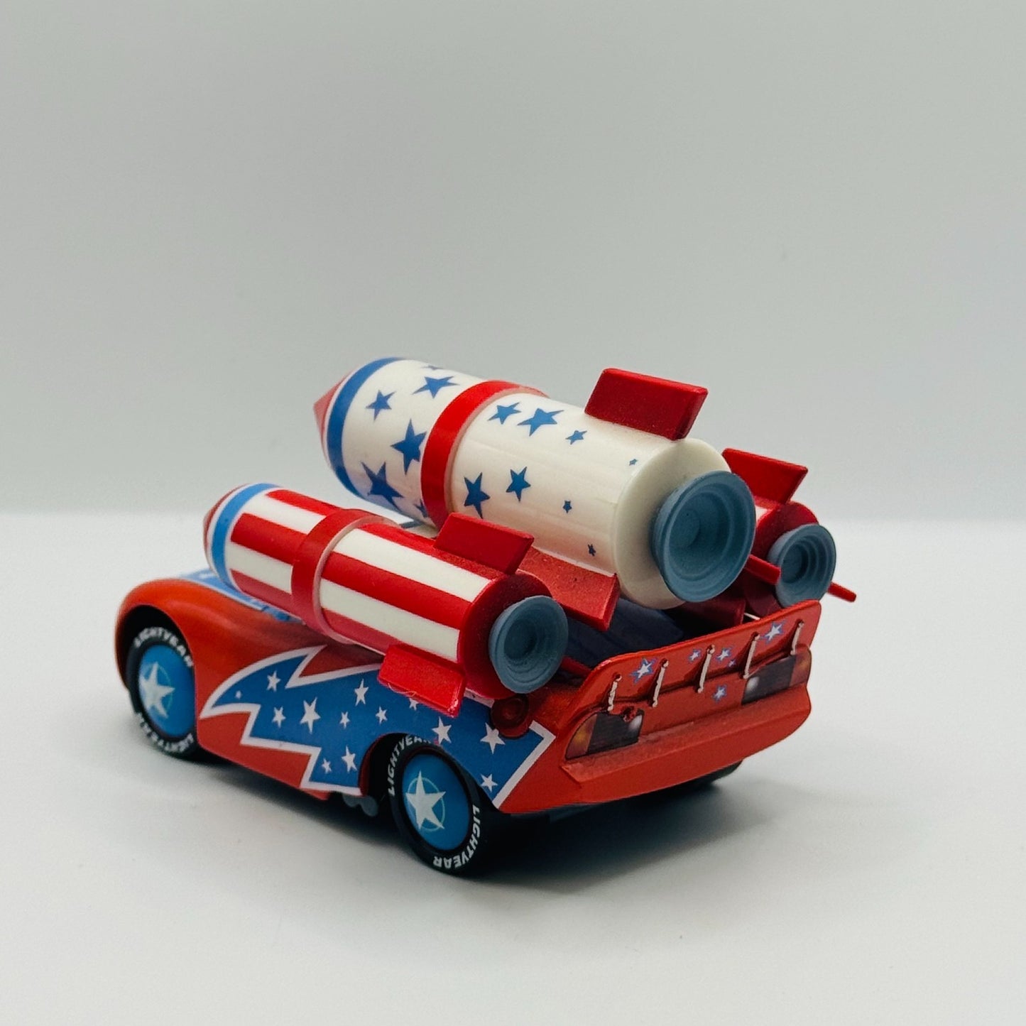 Disney Pixar Cars DAREDEVIL MCQUEEN MATER THE GREATER Disney Store 1:43 Diecast