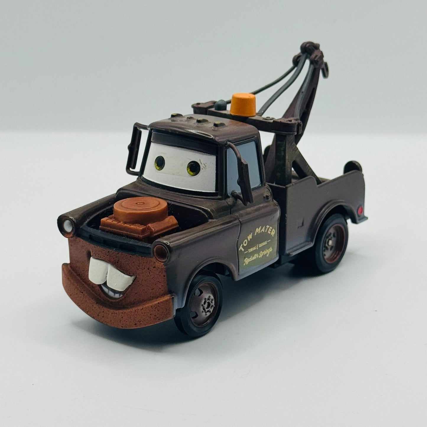 Disney Pixar Cars - TOW MATER Cars 1 2006 Disney Store - 1:43 Diecast