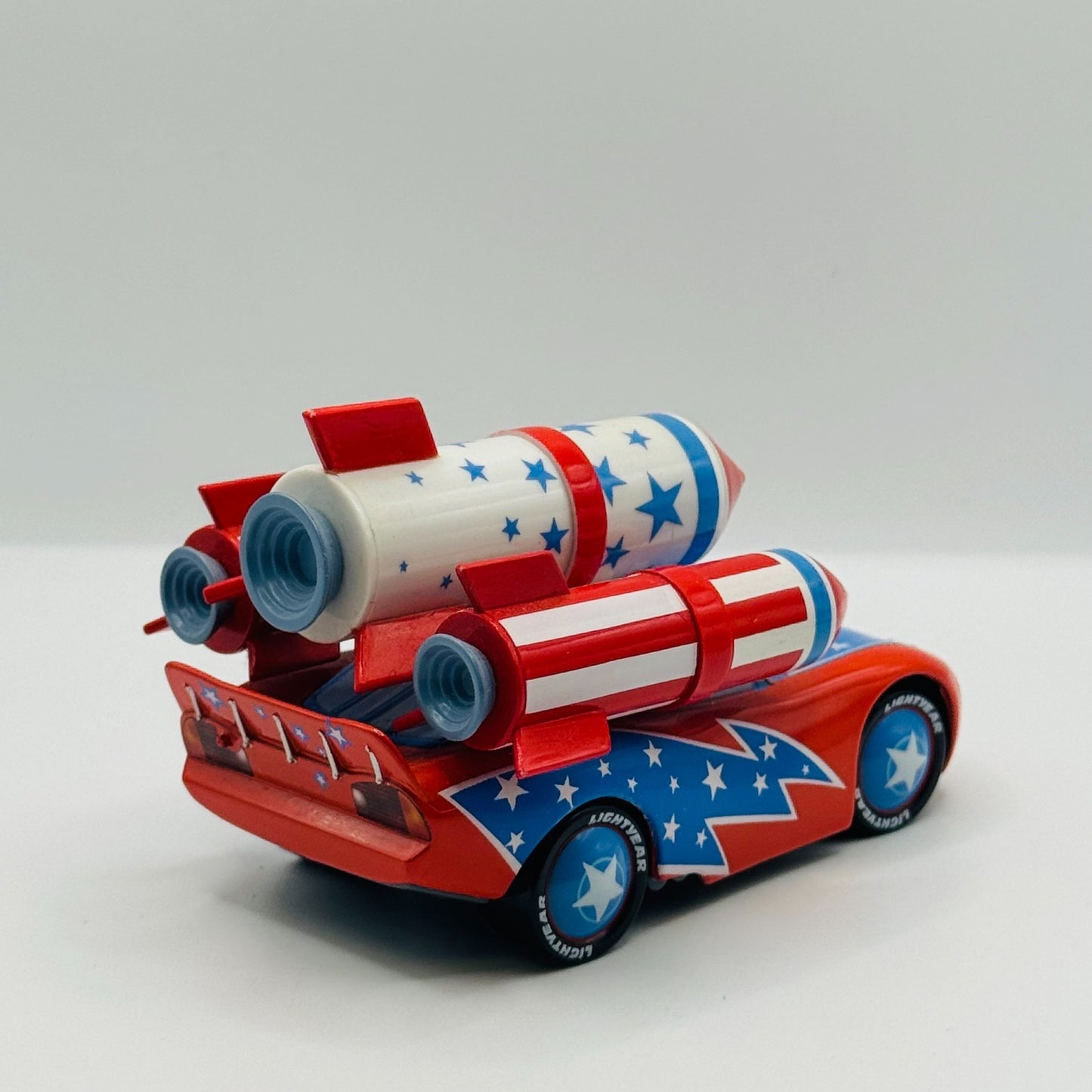 Disney Pixar Cars DAREDEVIL MCQUEEN MATER THE GREATER Disney Store 1:43 Diecast