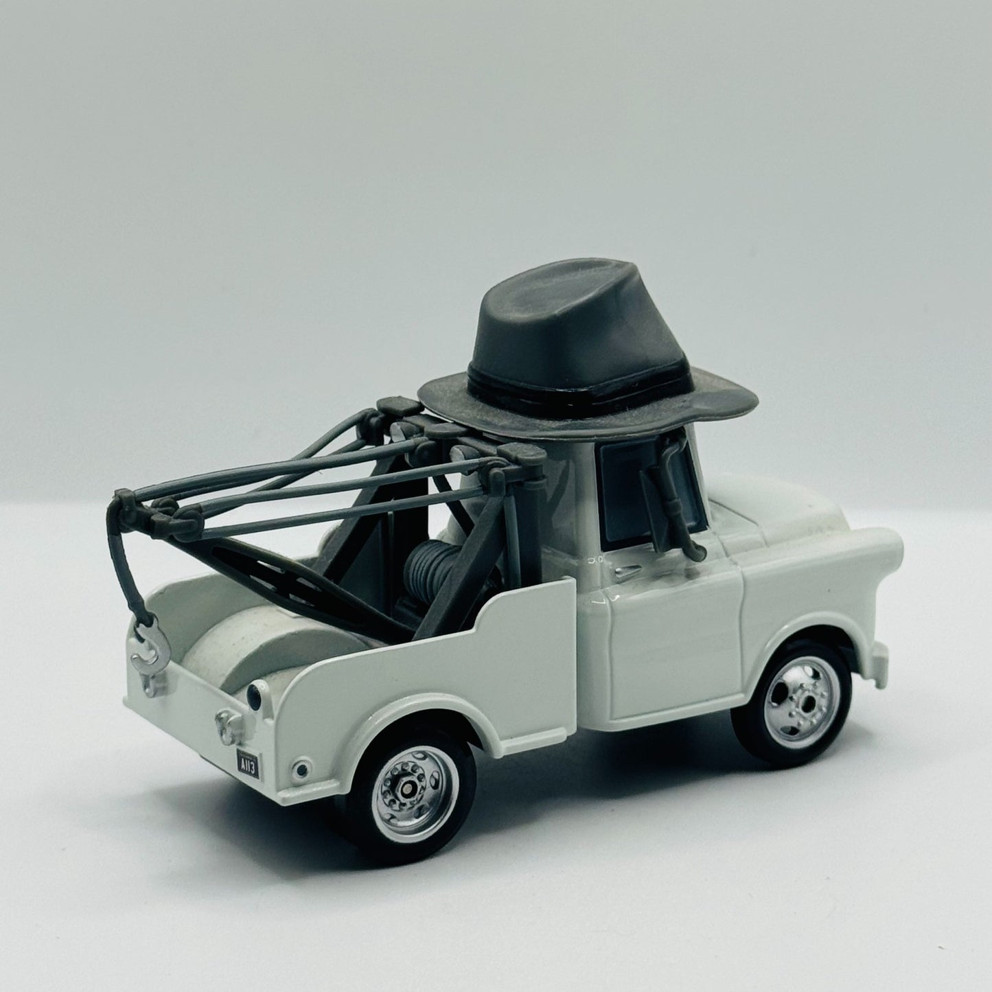 Disney Pixar Cars - MATER PRIVATE EYE P.I. & MCQUEEN Disney Store - 1:43 Diecast