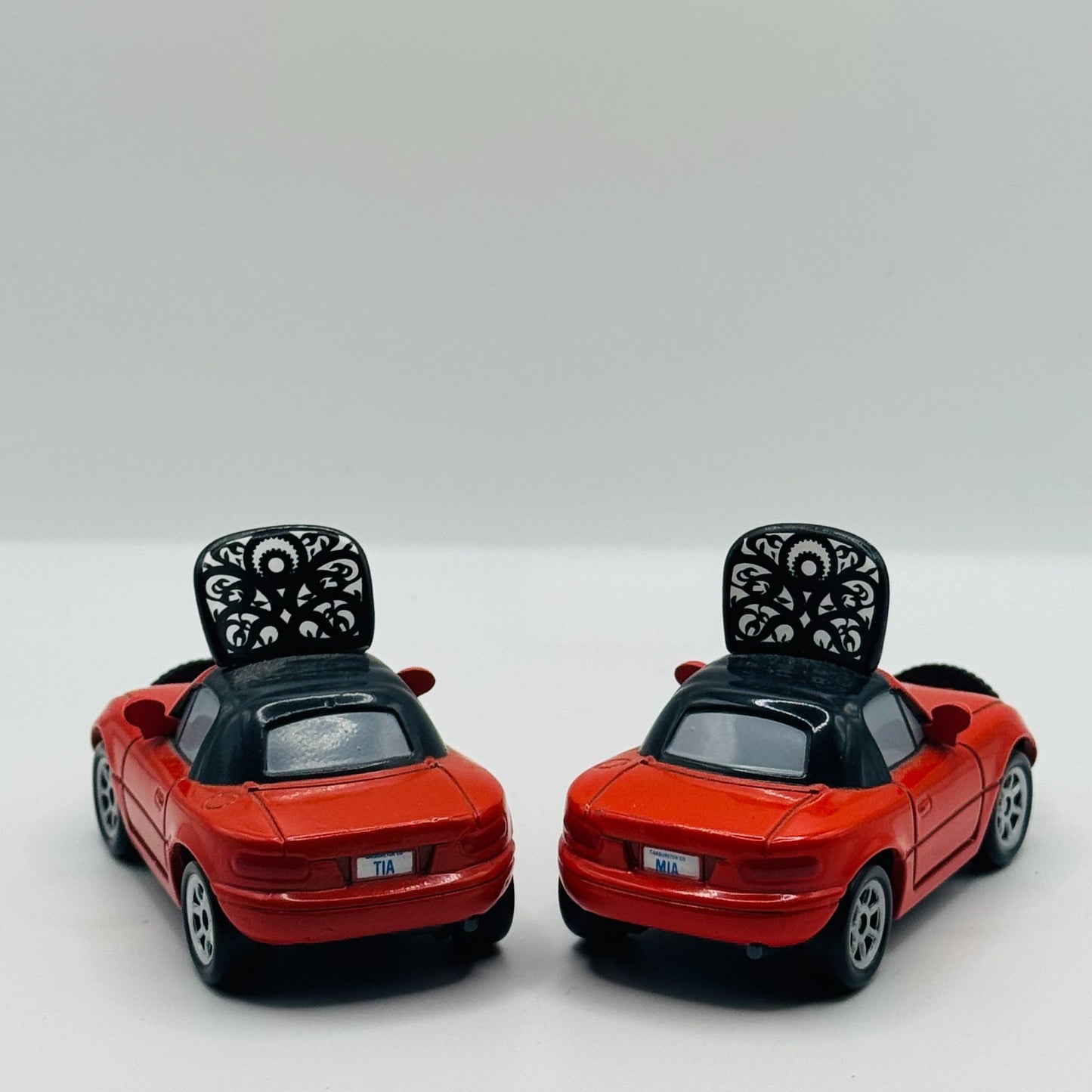 Disney Pixar Cars - EL MATERDOR SEÑIORITA MIA & TIA Disney Store - 1:43 Diecast