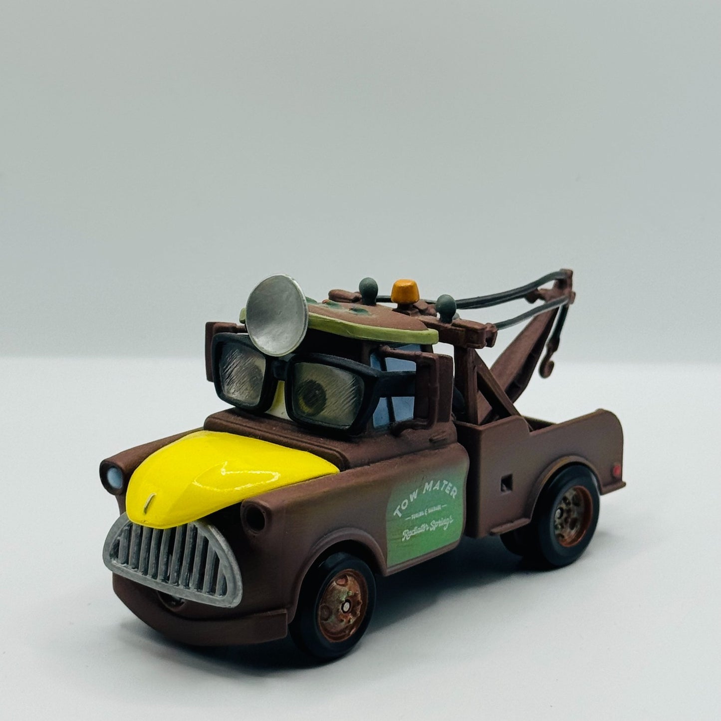 Disney Pixar Cars UFM UNIDENTIFIED FLYING MATER MATOR Disney Store 1:43 Diecast