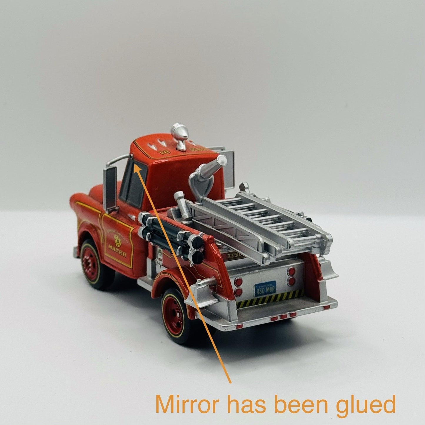 Disney Pixar Cars - FIRETRUCK RESCUE SQUAD MATER Disney Store - 1:43 Diecast