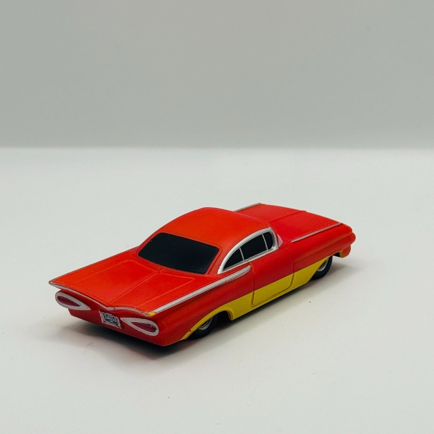 Disney Pixar Cars - COLOR CHANGERS RAMONE RED/ YELLOW *RARE* 2010 - 1:55 Scale