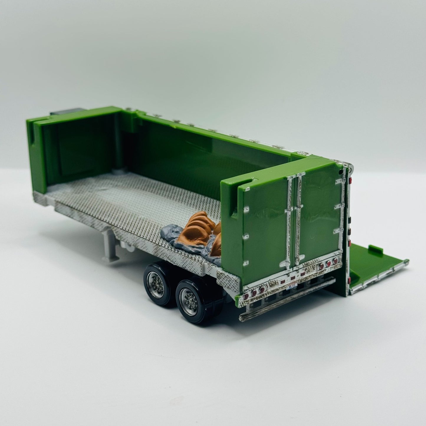 Disney Pixar Cars - GIL HAULER (BACK) 2009 - 1:55 Diecast