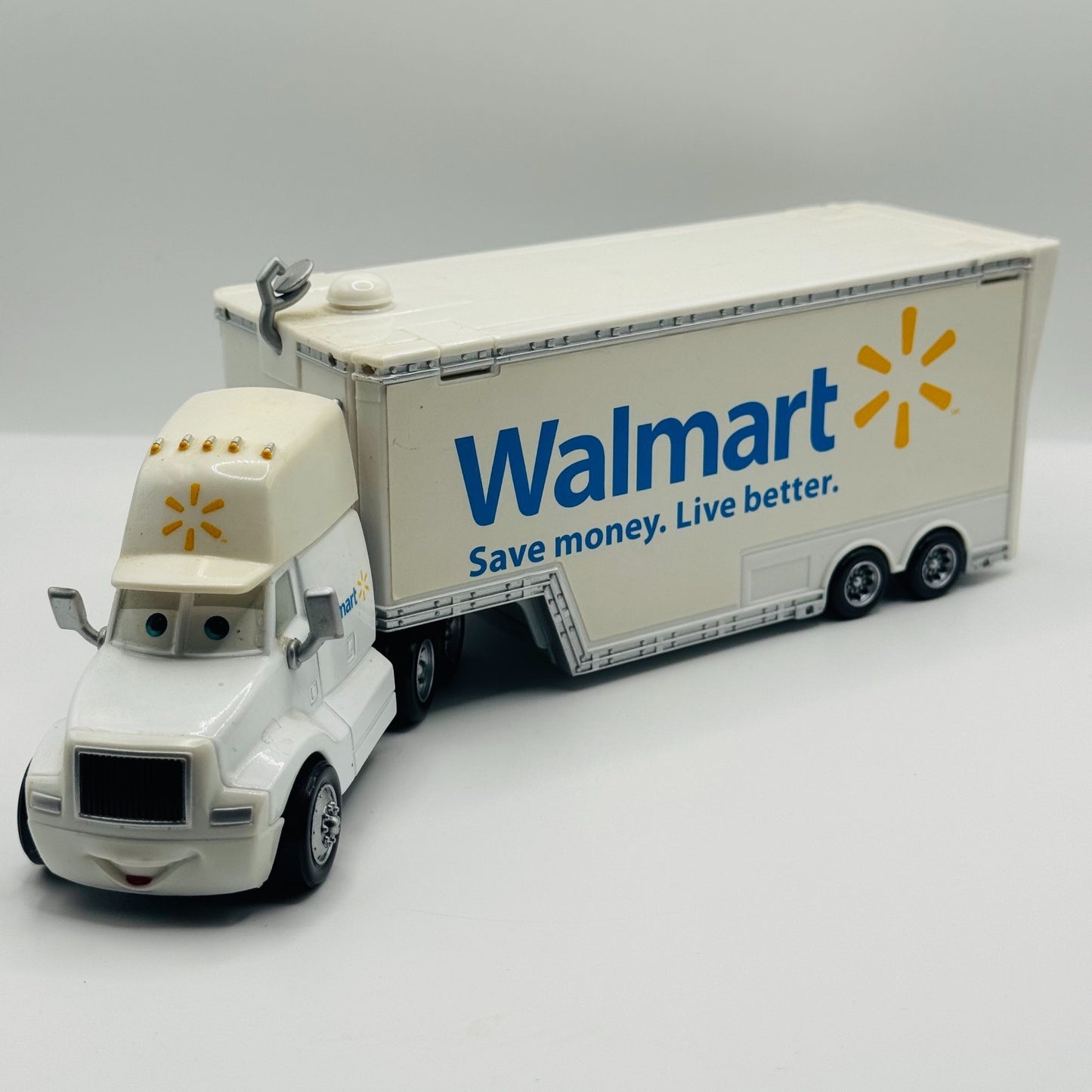 Disney Pixar Cars - WALMART WALLY HAULER 2009 - 1:55 Diecast