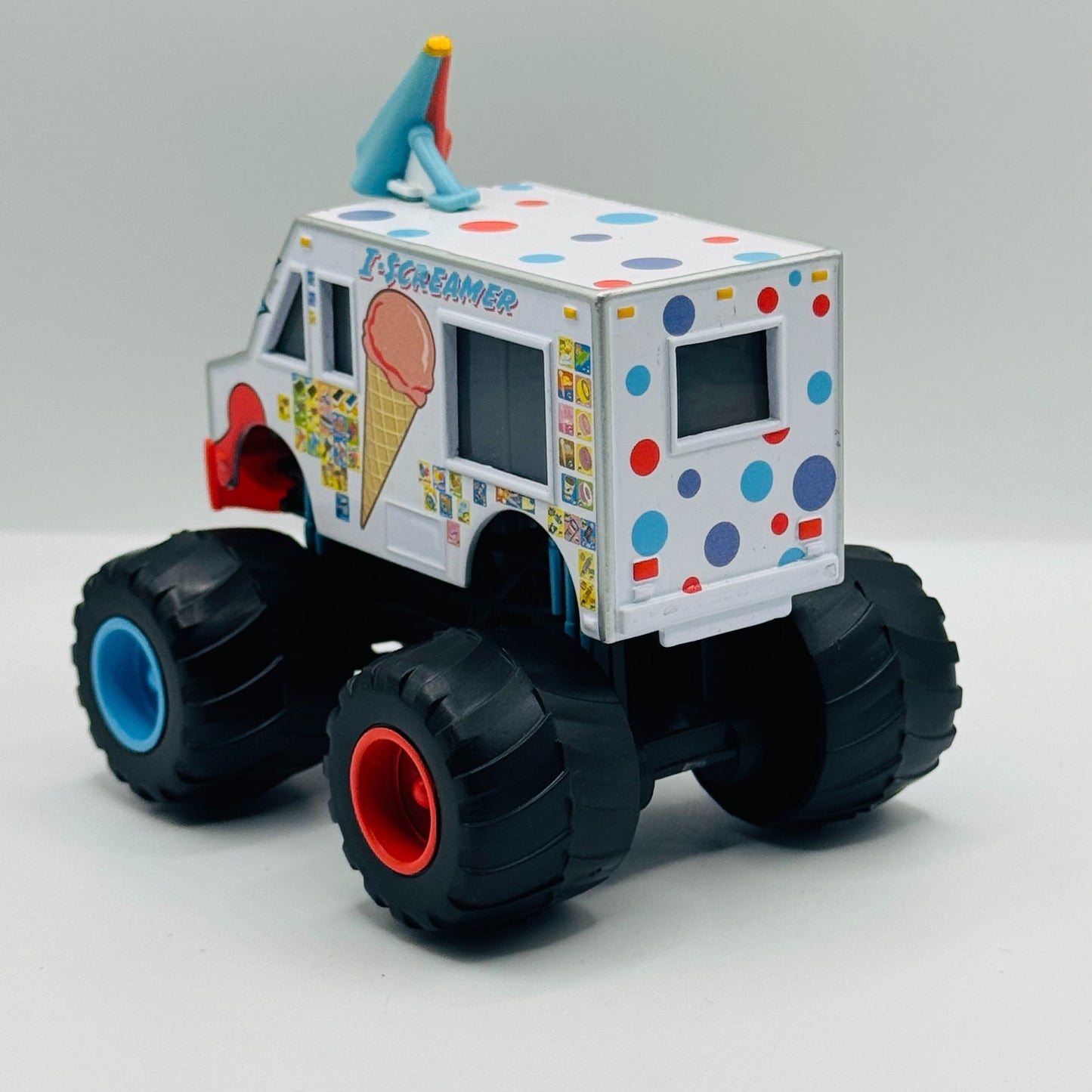 Disney Pixar Cars Toon - I-SCREAMER Monster Truck Mater - 1:55 Diecast