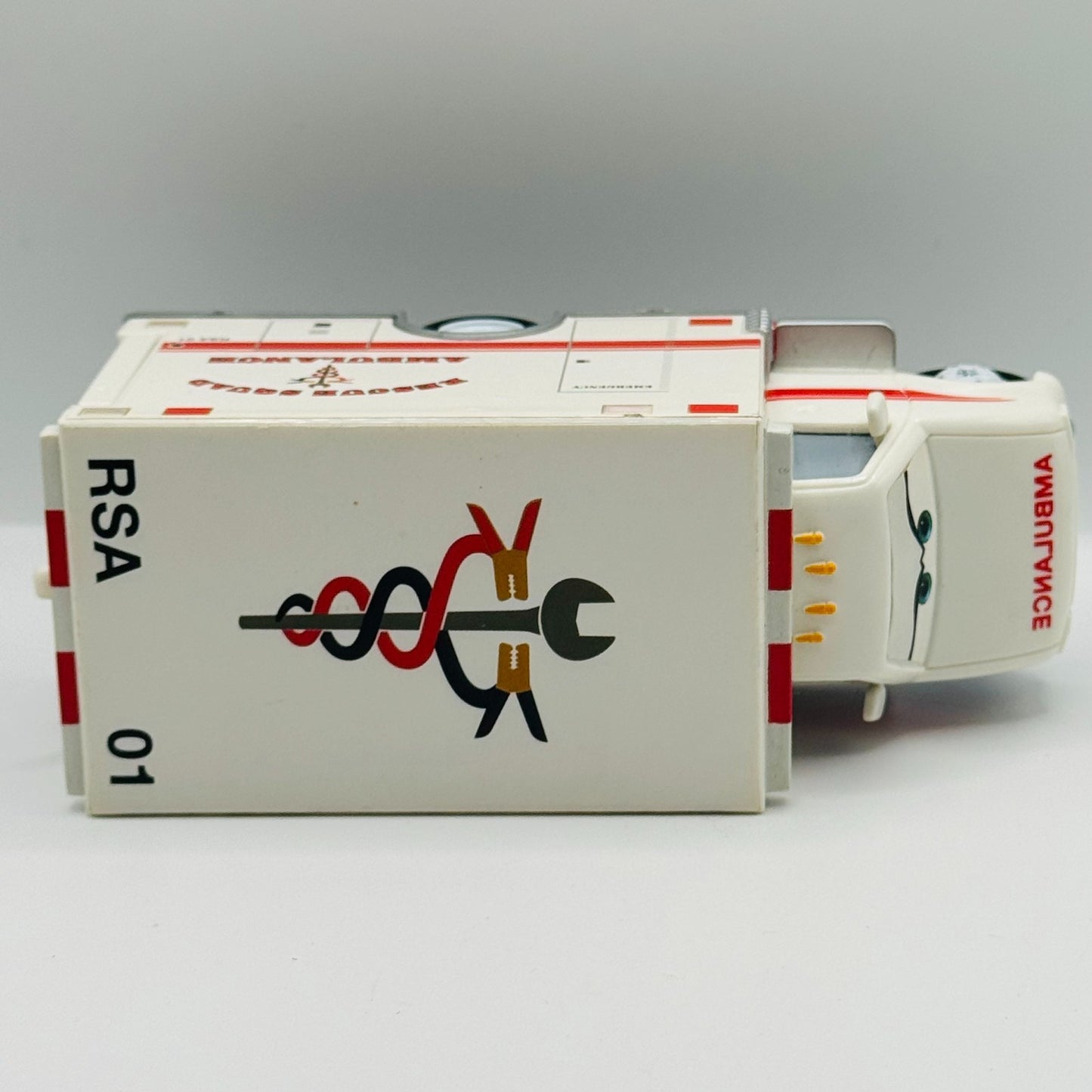 Disney Pixar Cars - RESCUE SQUAD AMBULANCE OPENING DOORS *NEAR MINT* 1:55 Scale