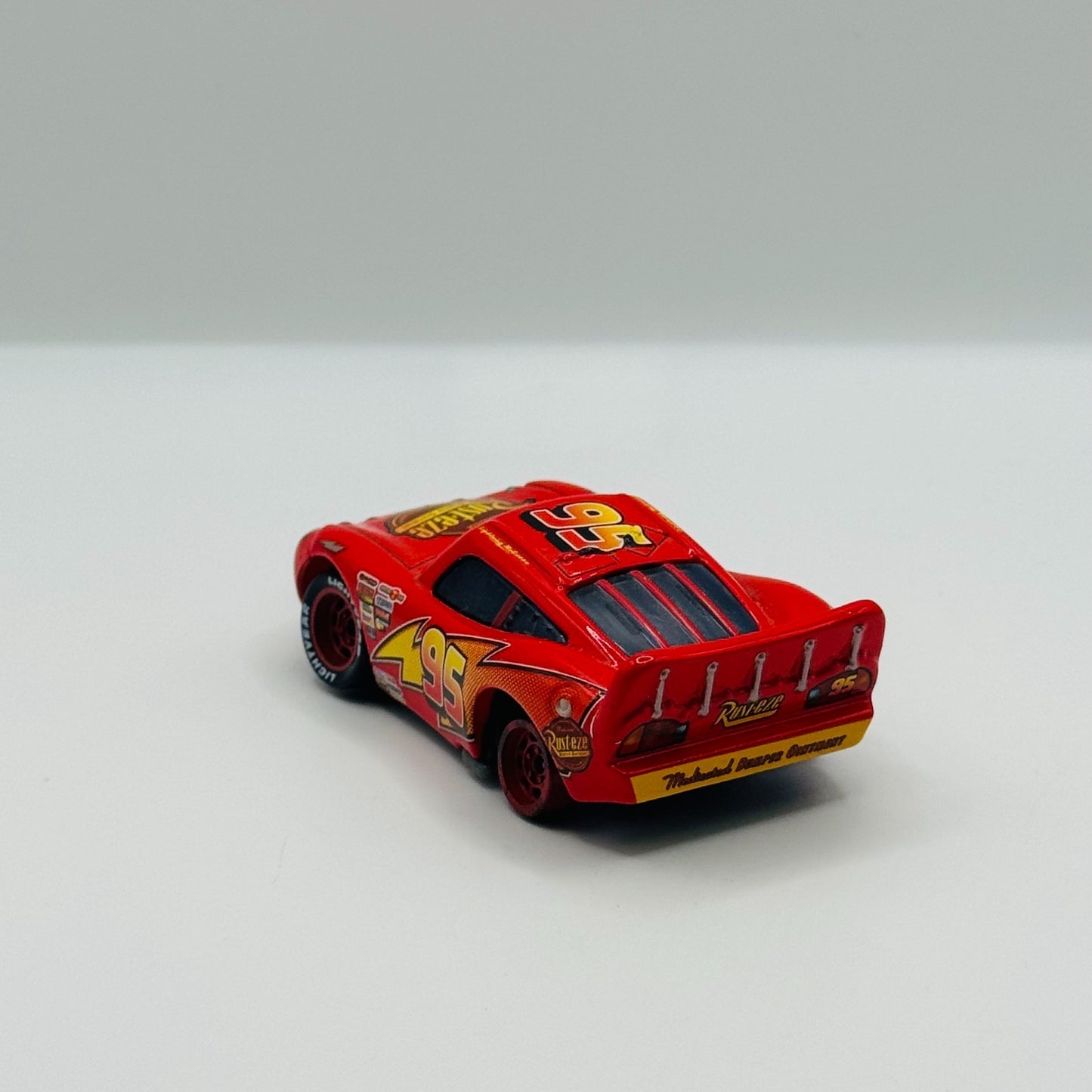 Disney Pixar Cars - FINISH LINE LIGHTNING MCQUEEN TONGUE OUT - 1:55 Diecast