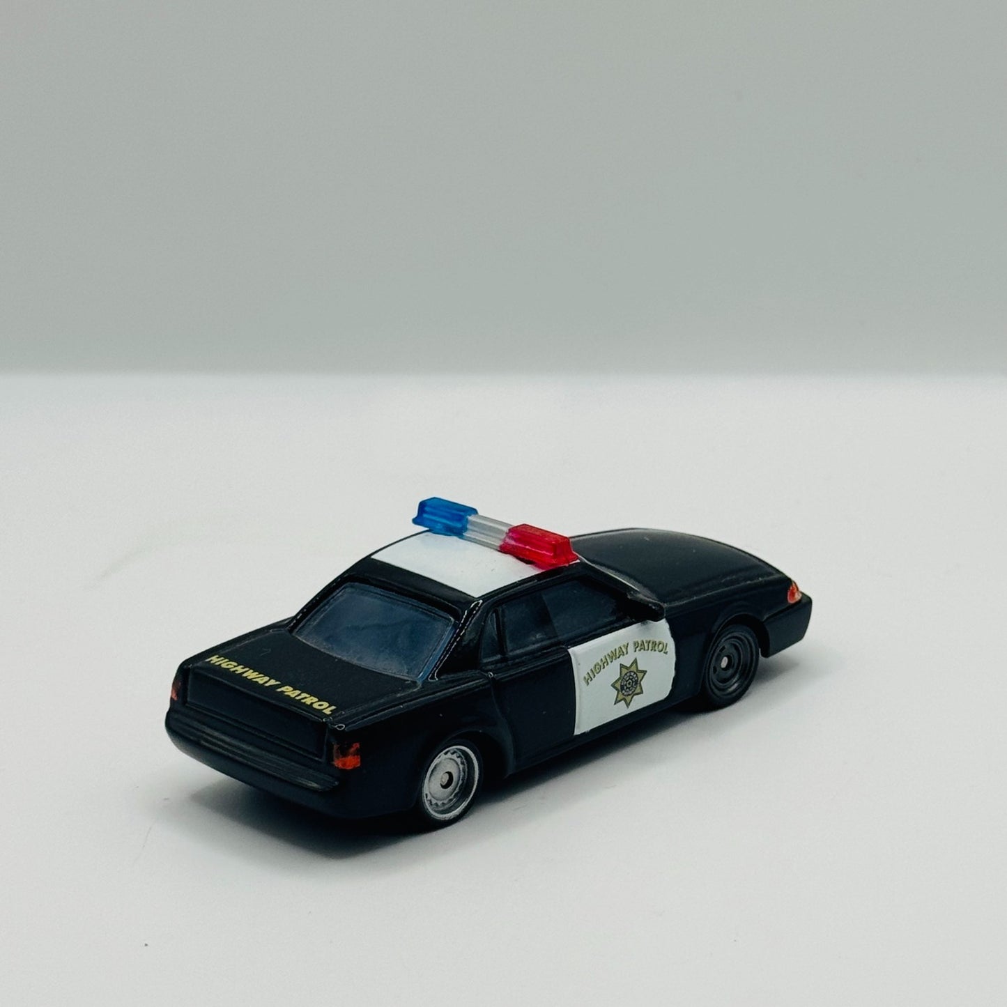 Disney Pixar Cars - AXLE ACCELERATOR *RARE GRILLE VARIANT* - 1:55 Diecast
