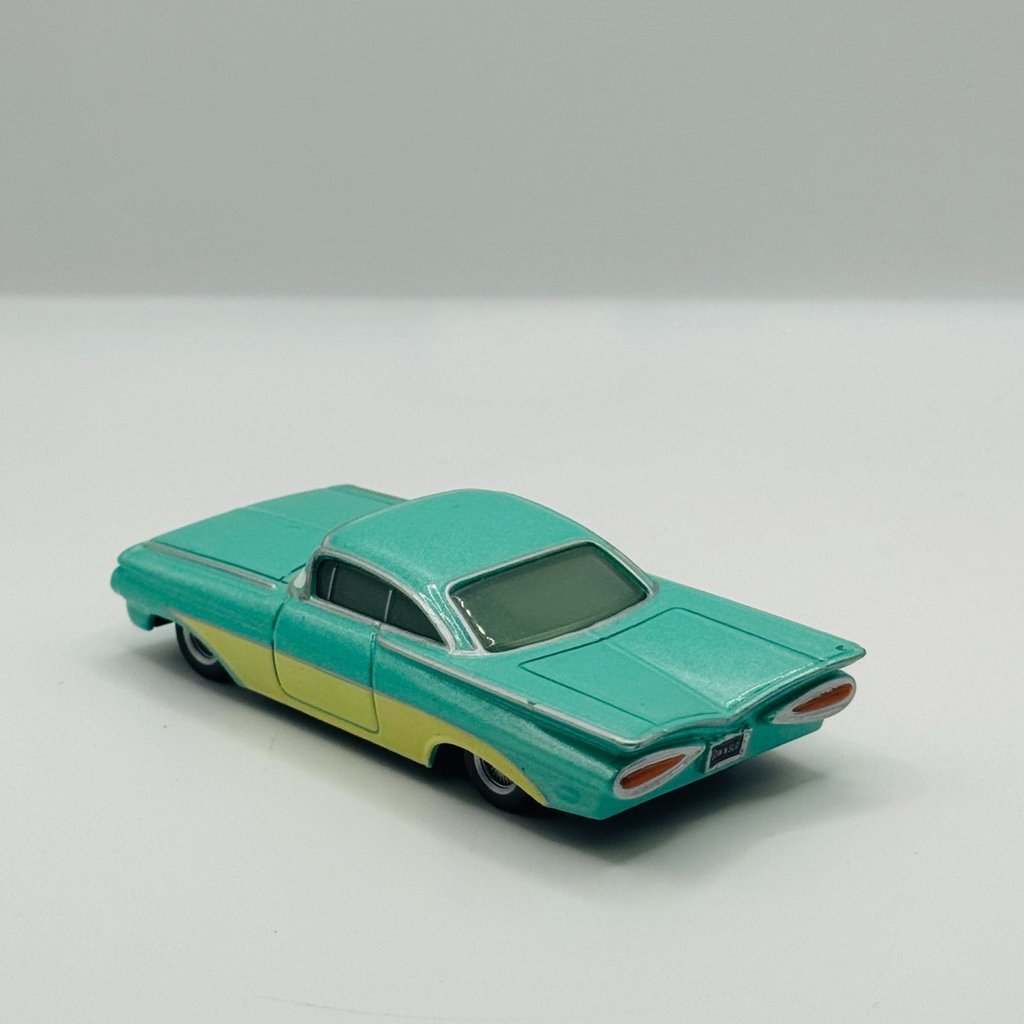 Disney Pixar Cars - WEDDING DAY RAMONE Story Tellers - 1:55 Diecast