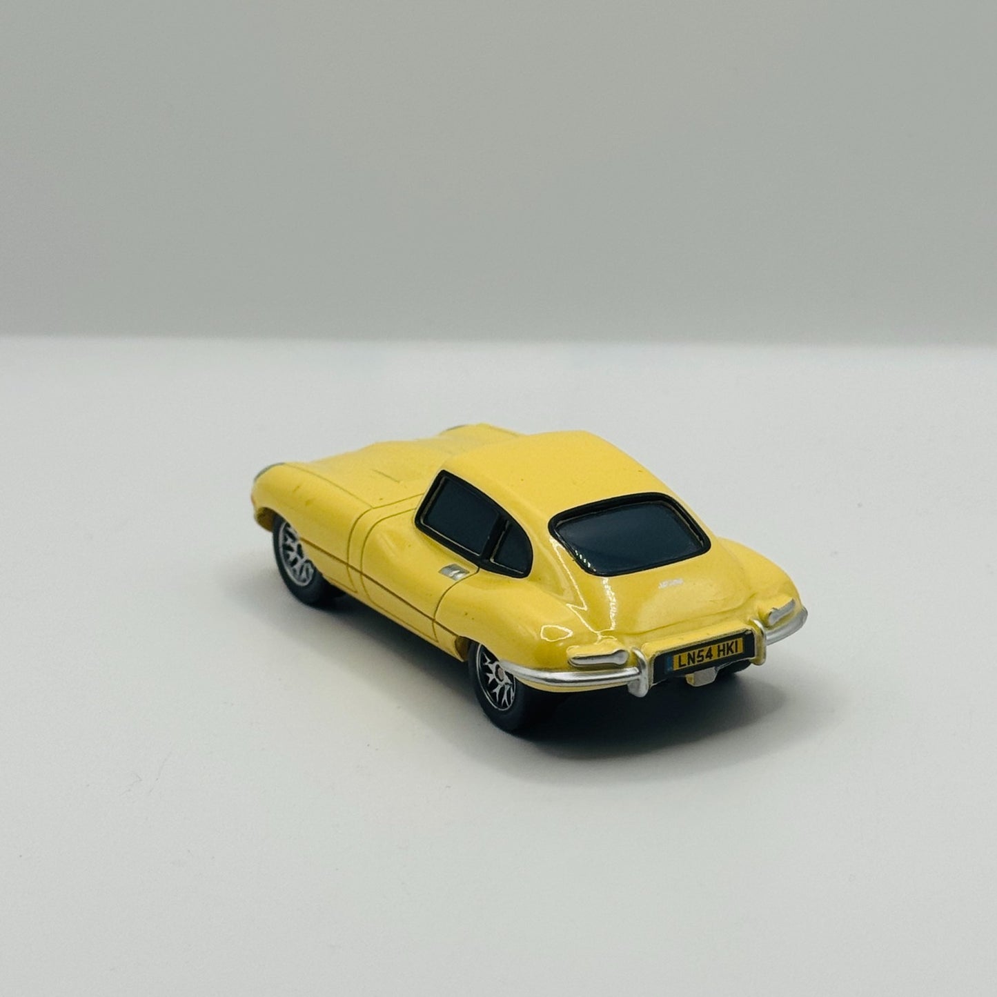 Disney Pixar Cars - VICTOR PAVEONE - 1:55 Diecast