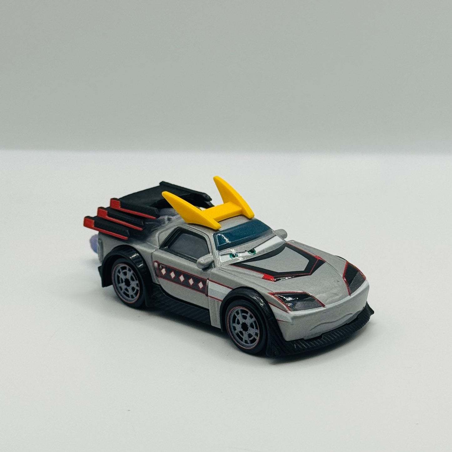 Disney Pixar Cars Toon - KABUTO WITH FLAMES Tokyo Mater 2023 - 1:55 Diecast