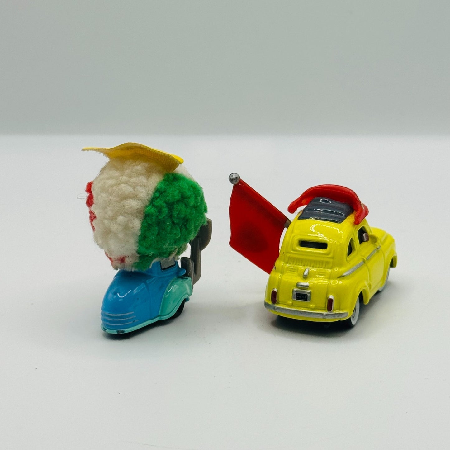 Disney Pixar Cars - FERRARI FANS LUIGI & GUIDO (1 Missing Flag) - 1:55 Diecast