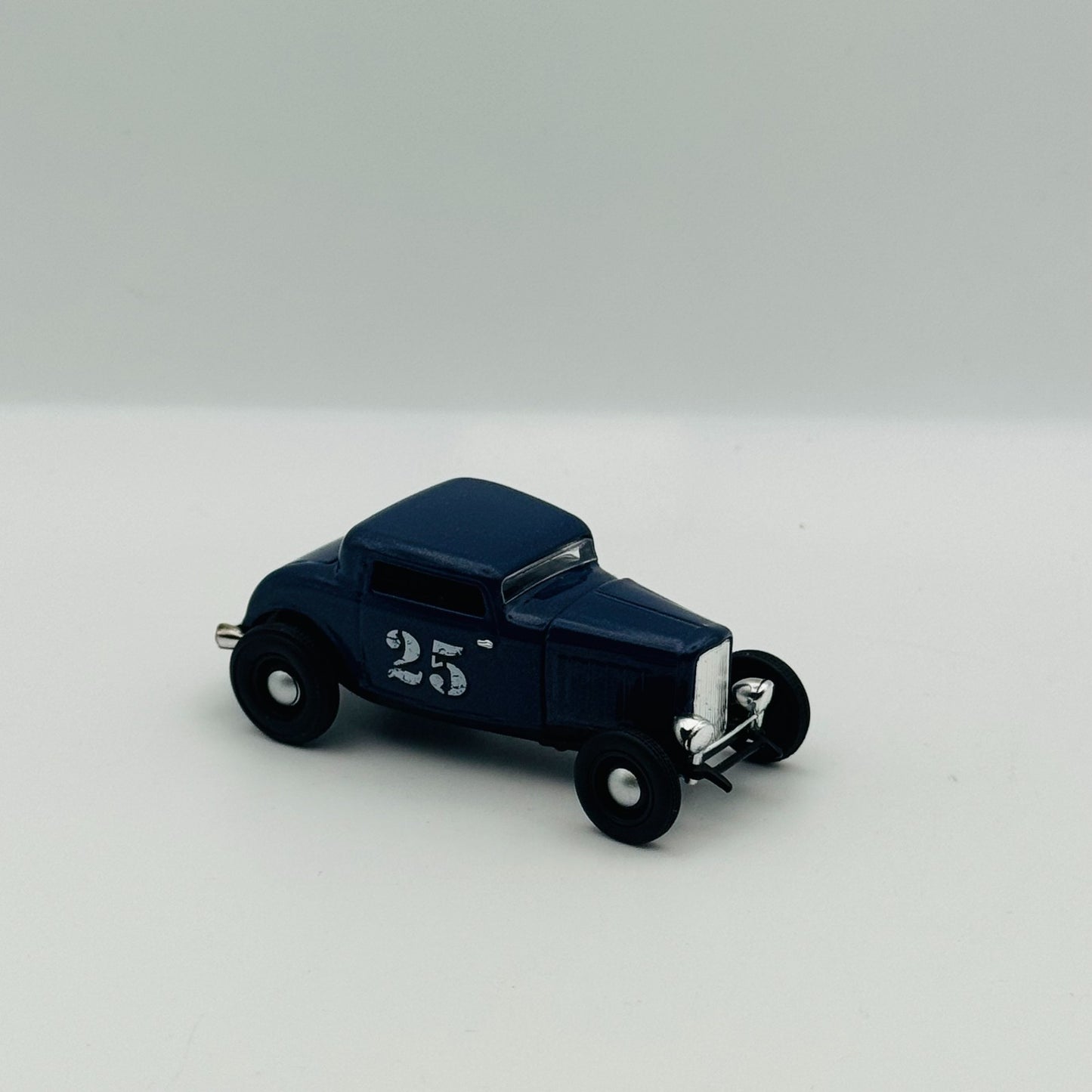 M2 Machines - EMPIRE AUTO RACES 1932 FORD 3 WINDOW COUPE R11 2025 - 1:64 Diecast