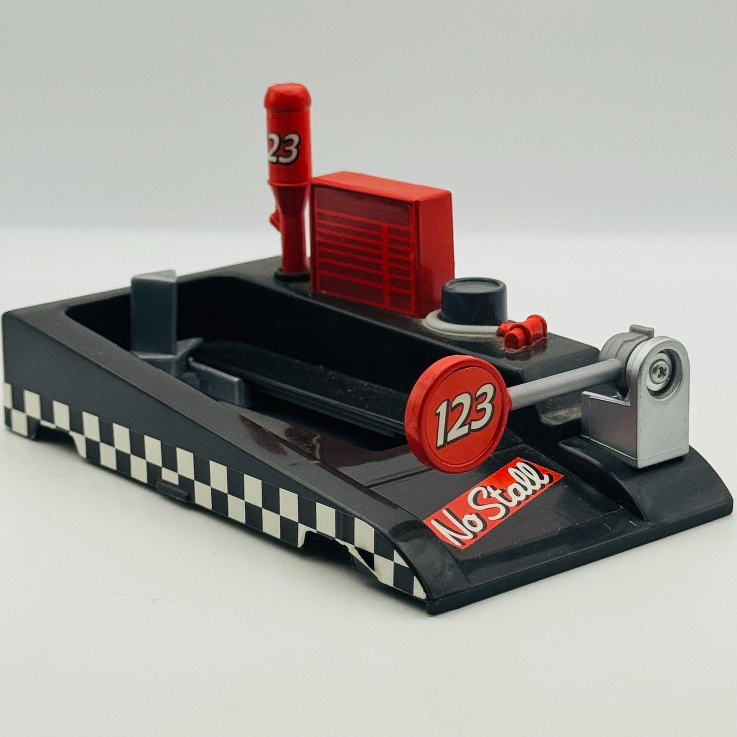 Disney Pixar Cars - NO STALL PIT-RACE OFF LAUNCHER Piston Cup - 1:55 Diecast