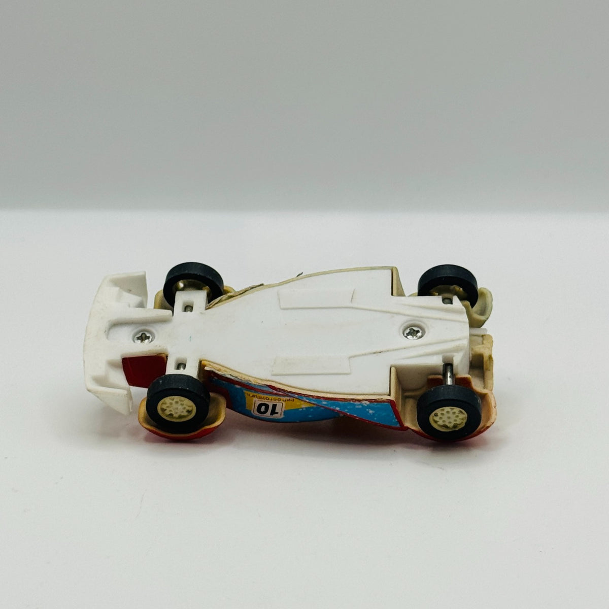 Disney Pixar Cars - ICE RACER RIP CLUTCHGONESKI PLASTIC UNKNOWN MAKE -1:55 Scale