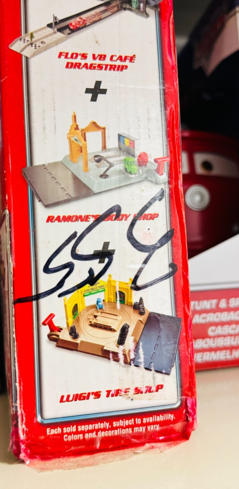 Disney Pixar Cars - ACTION SHIFTERS FLO'S V8 CAFE DRAGSTRIP 2013 - 1:55 Scale