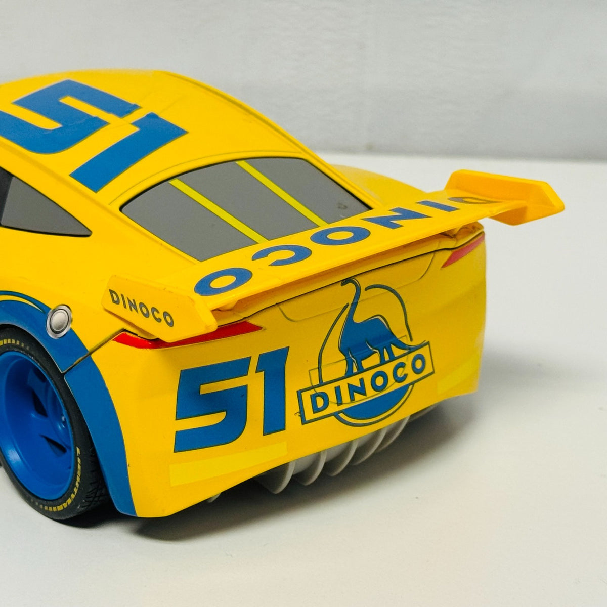 Disney Pixar Cars - JADA DINOCO CRUZ RAMIREZ - 1:24 Diecast