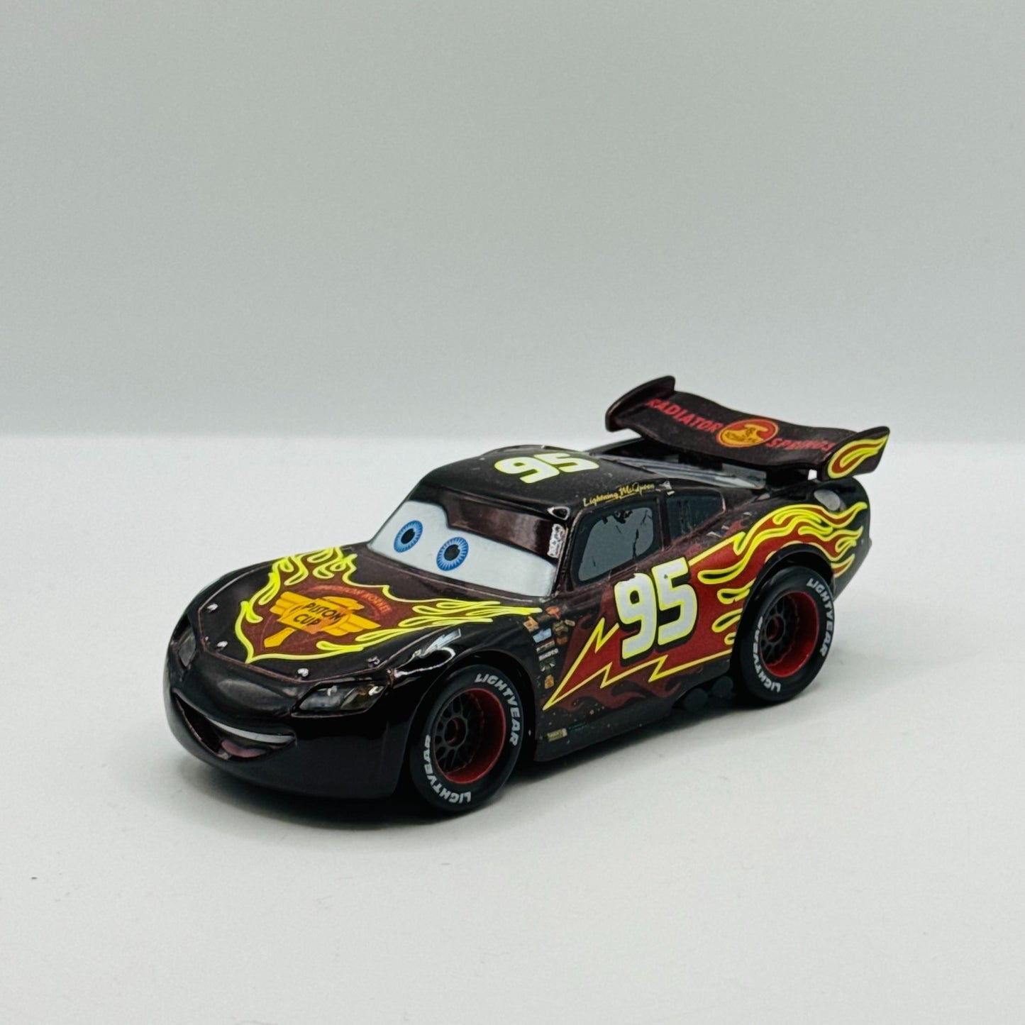Disney Pixar Cars - NEON MCQUEEN *CHASER* Disney Store - 1:43 Diecast