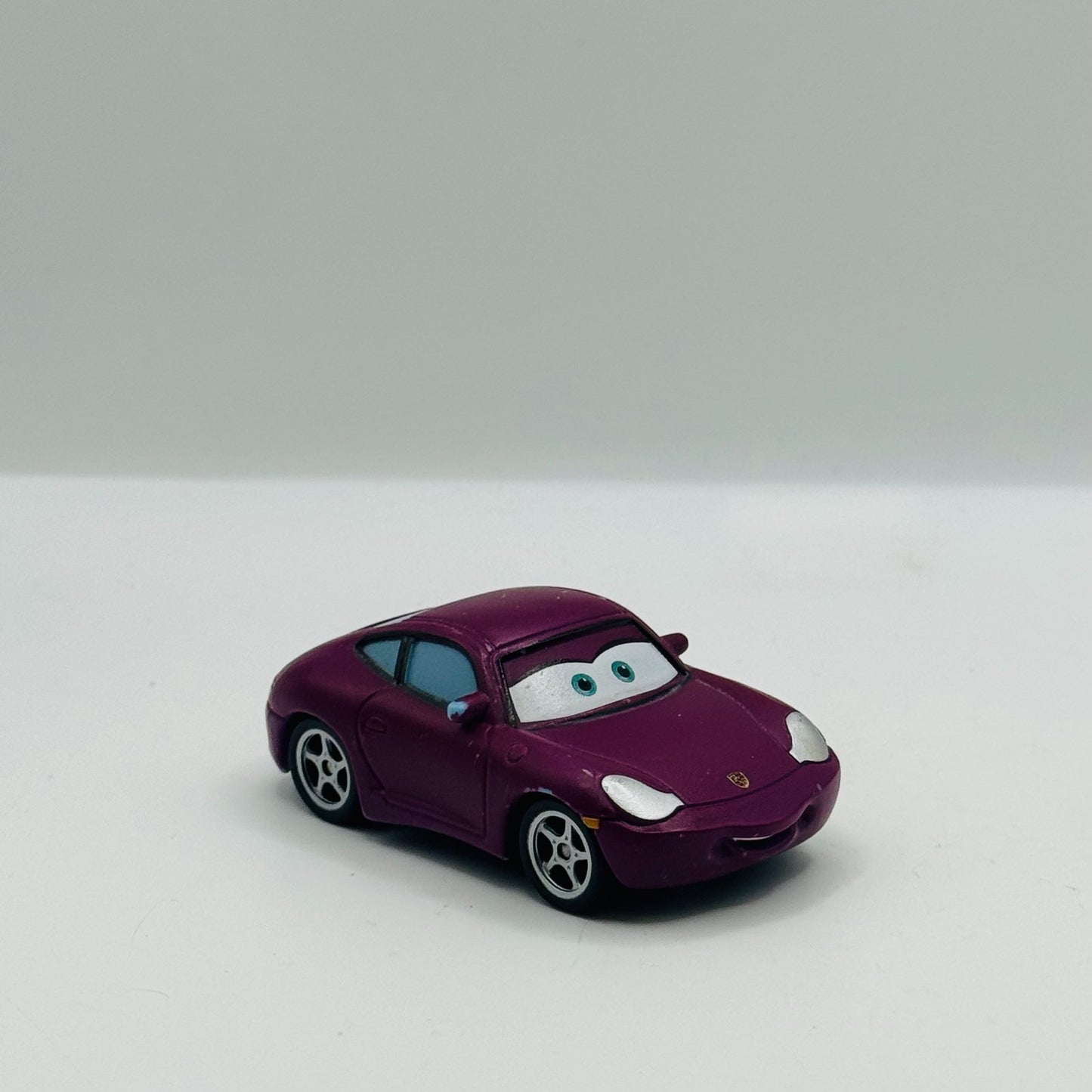 Disney Pixar Cars - COLOR CHANGERS SALLY Purple to Blue 2016 - 1:55 Scale