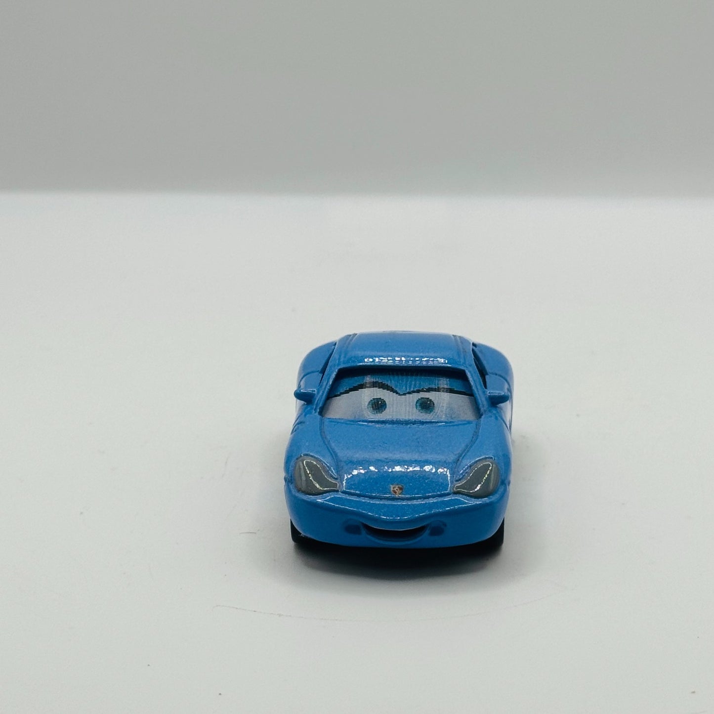 Disney Pixar Cars - SALLY CARRERA LENTICULAR My Eyes Change 2009 - 1:55 Diecast