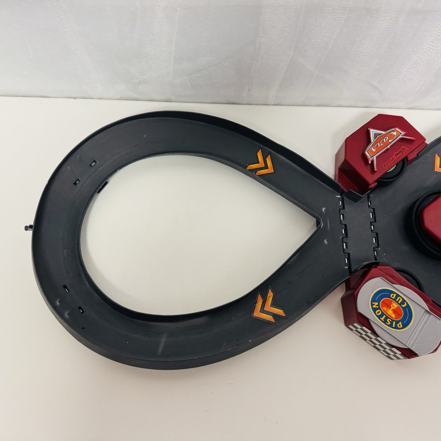 Disney Pixar Cars - PISTON CUP LIGHTNING FAST SPEEDWAY *WORKING* - 1:55 Scale