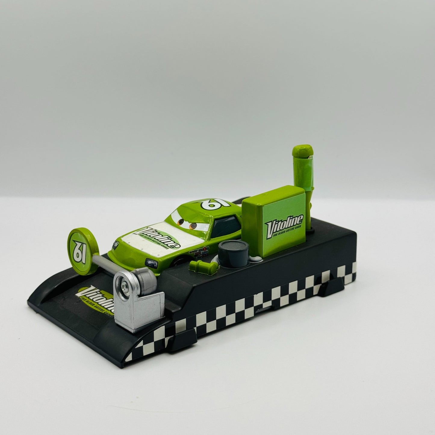 Disney Pixar Cars - PIT RACE-OFF LAUNCHER VITOLINE JAMES CLEANAIR - 1:55 Diecast