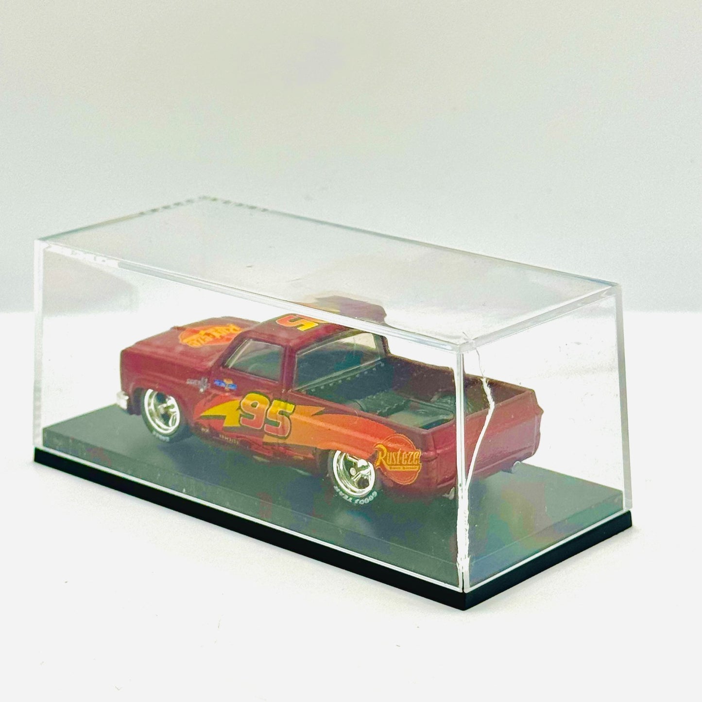Hot Wheels - MCQUEEN CHEVY SILVERADO TRUCK DISNEY PIXAR CARS Custom 1:64 Diecast