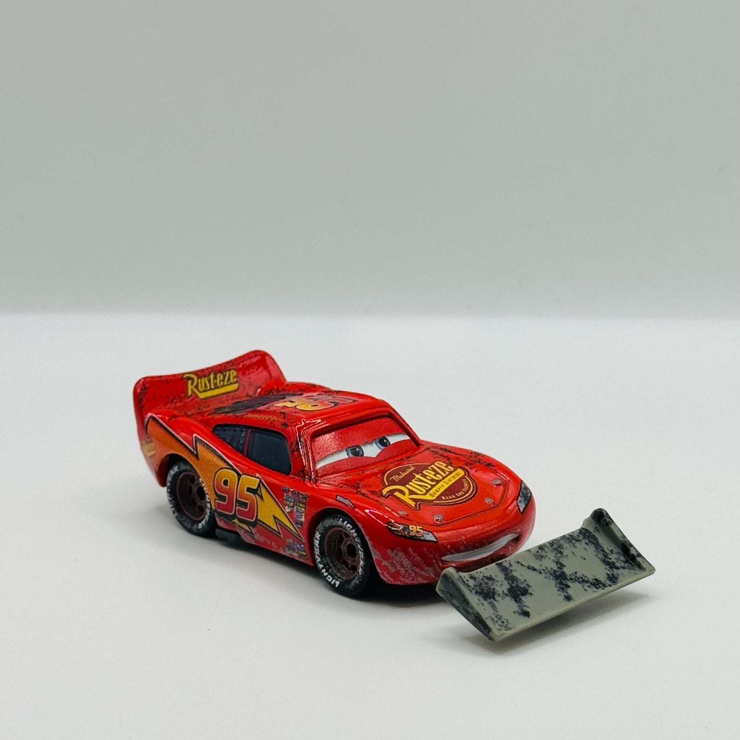 Disney Pixar Cars - LIGHTNING MCQUEEN WITH SHOVEL 2025 - 1:55 Diecast